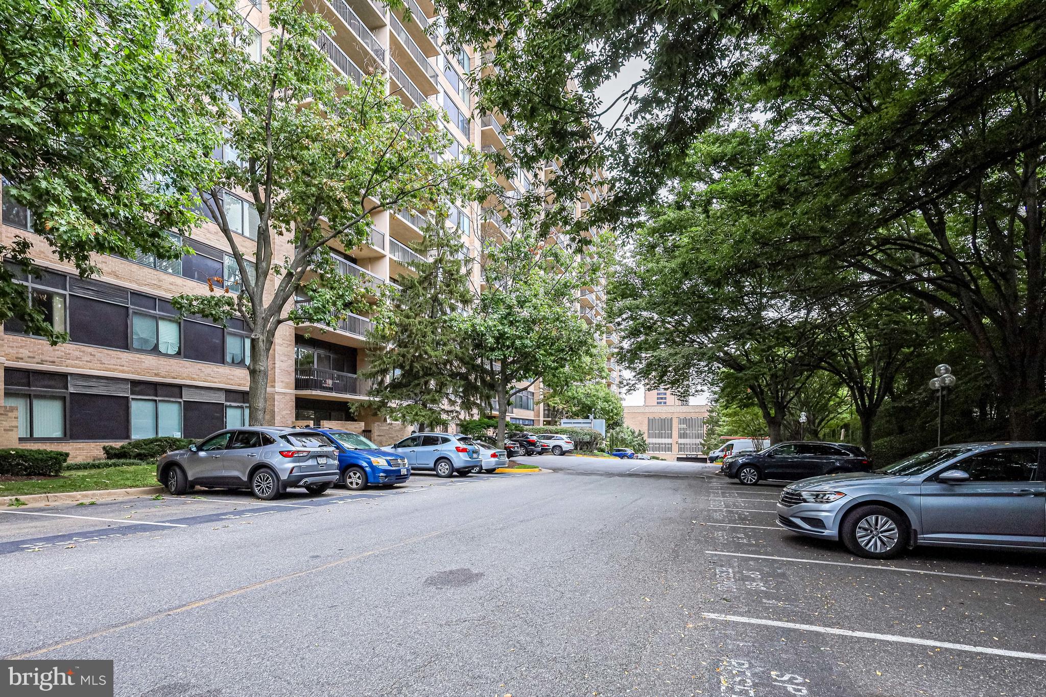 3713 S George Mason Dr #713