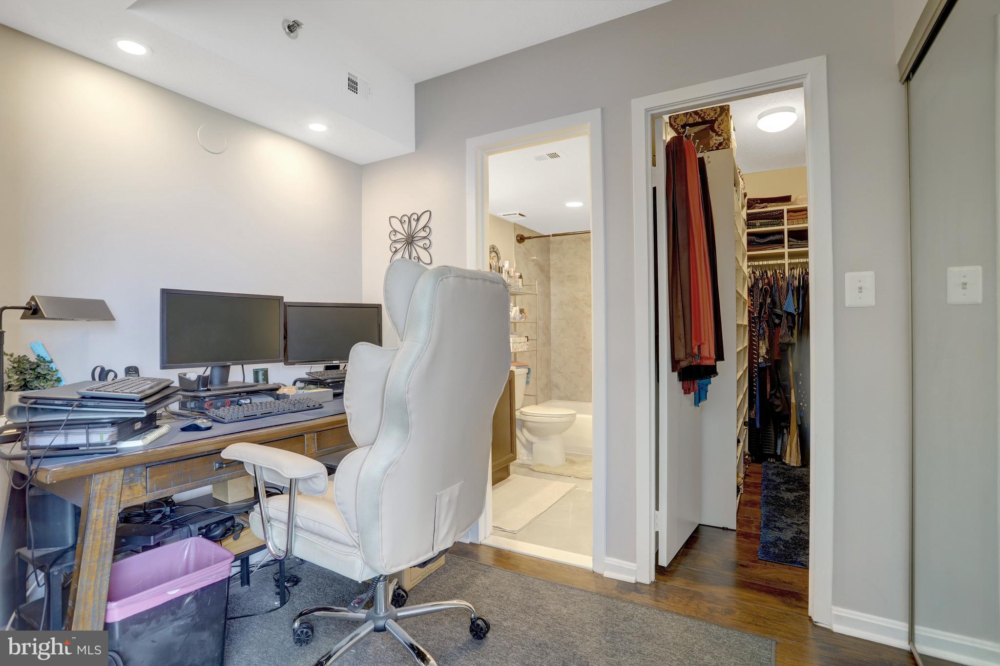 3713 S George Mason Dr #713