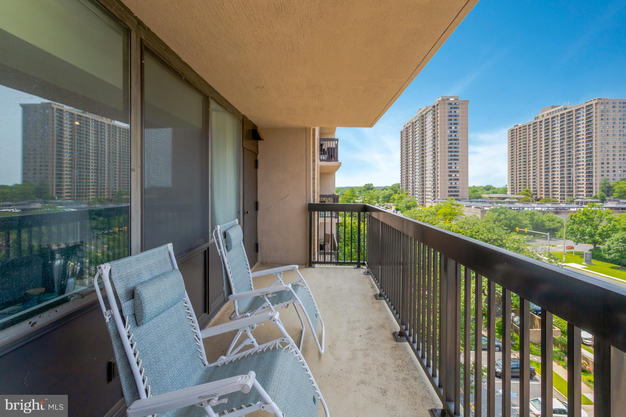 3713 S George Mason Dr #713