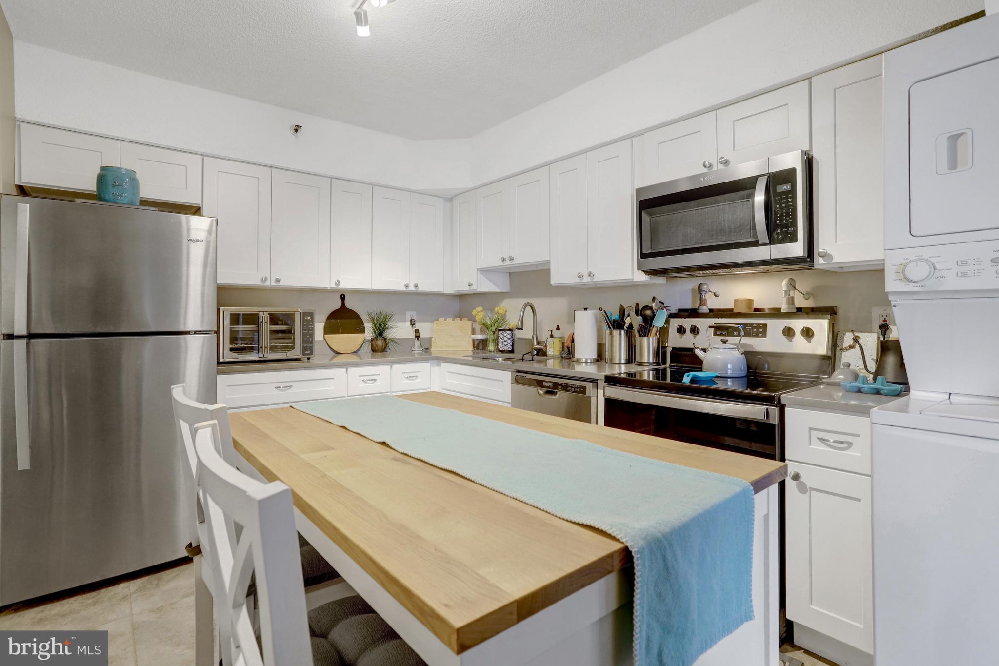 3713 S George Mason Dr #713