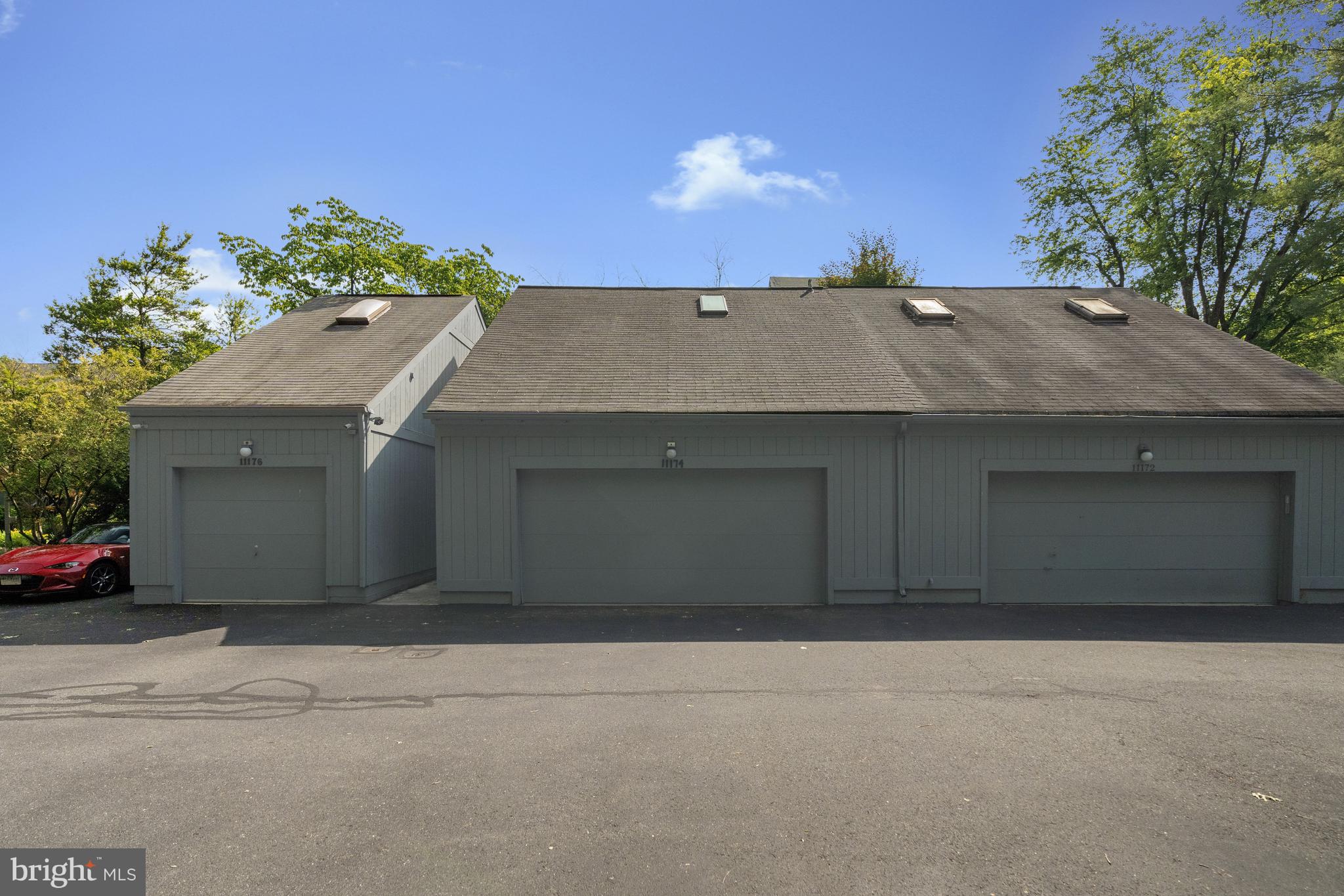 11174 GLADE DRIVE