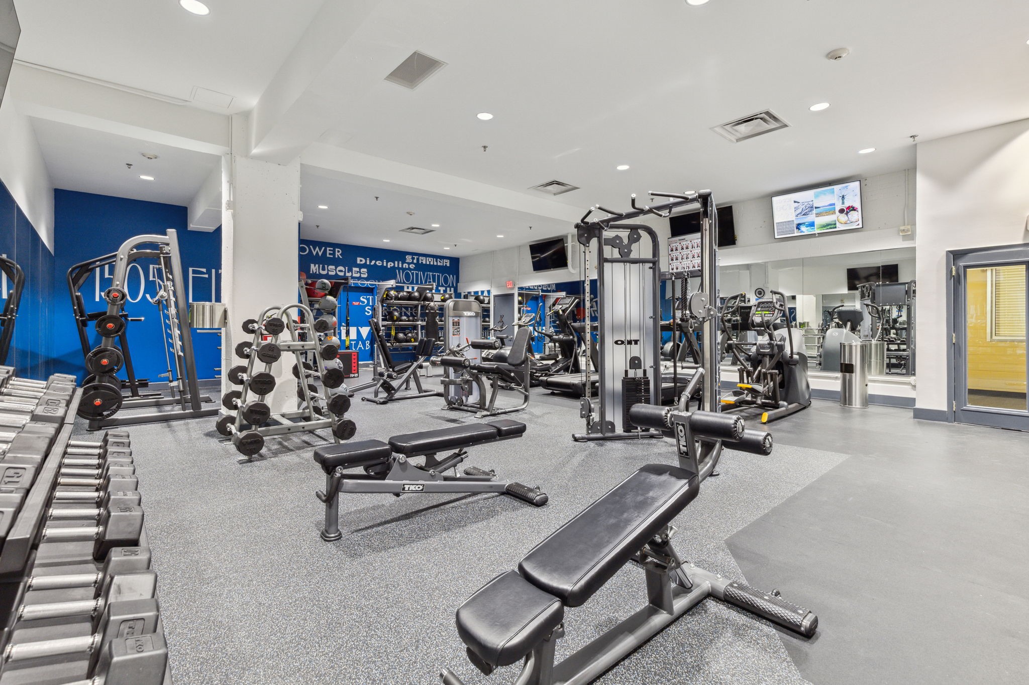 1505 Elm Street Unit: 1404