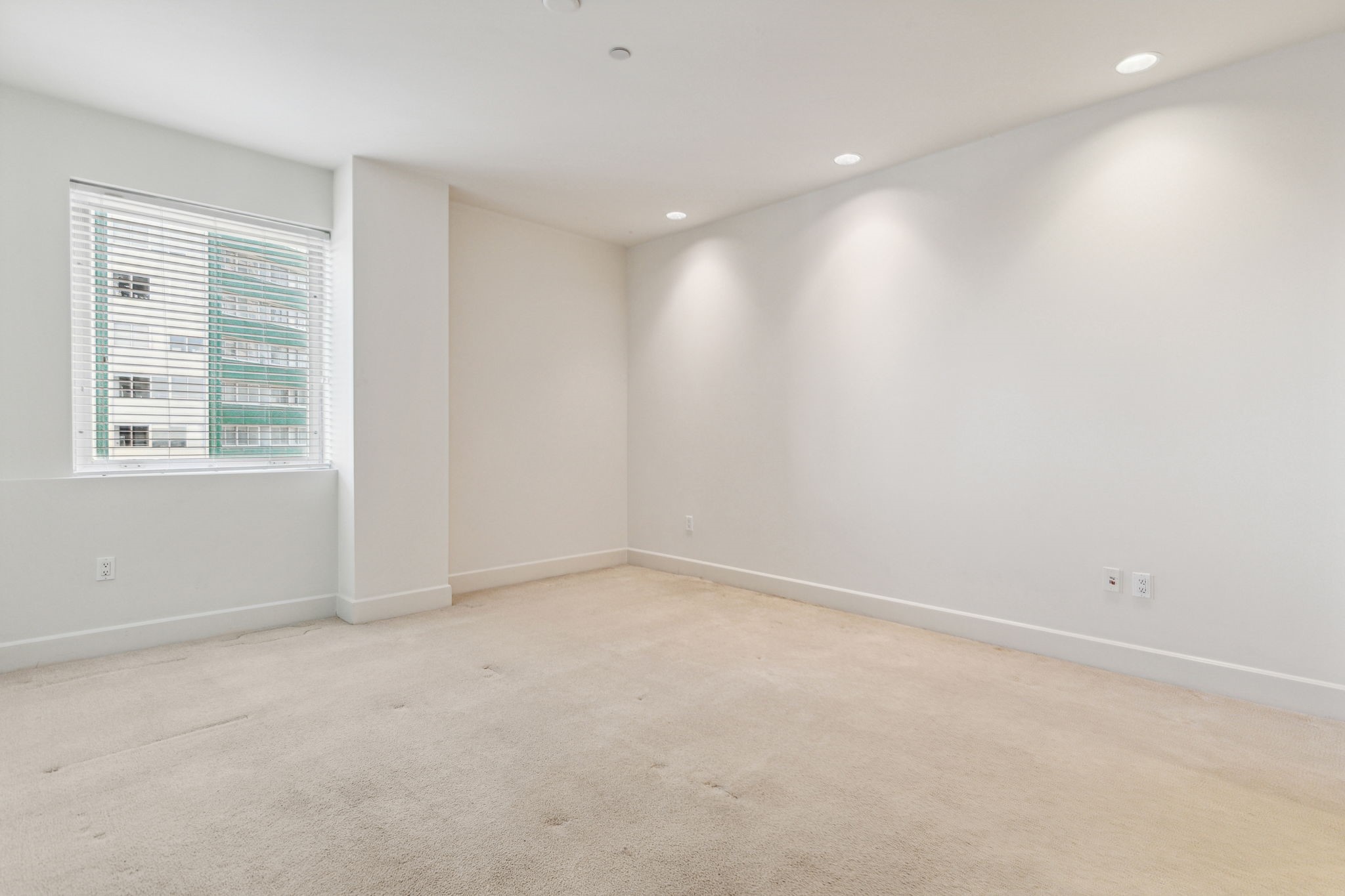 1505 Elm Street Unit: 1404