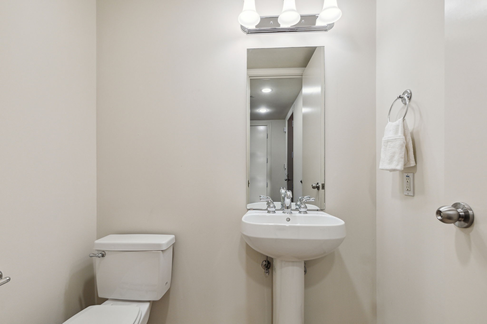 1505 Elm Street Unit: 1404