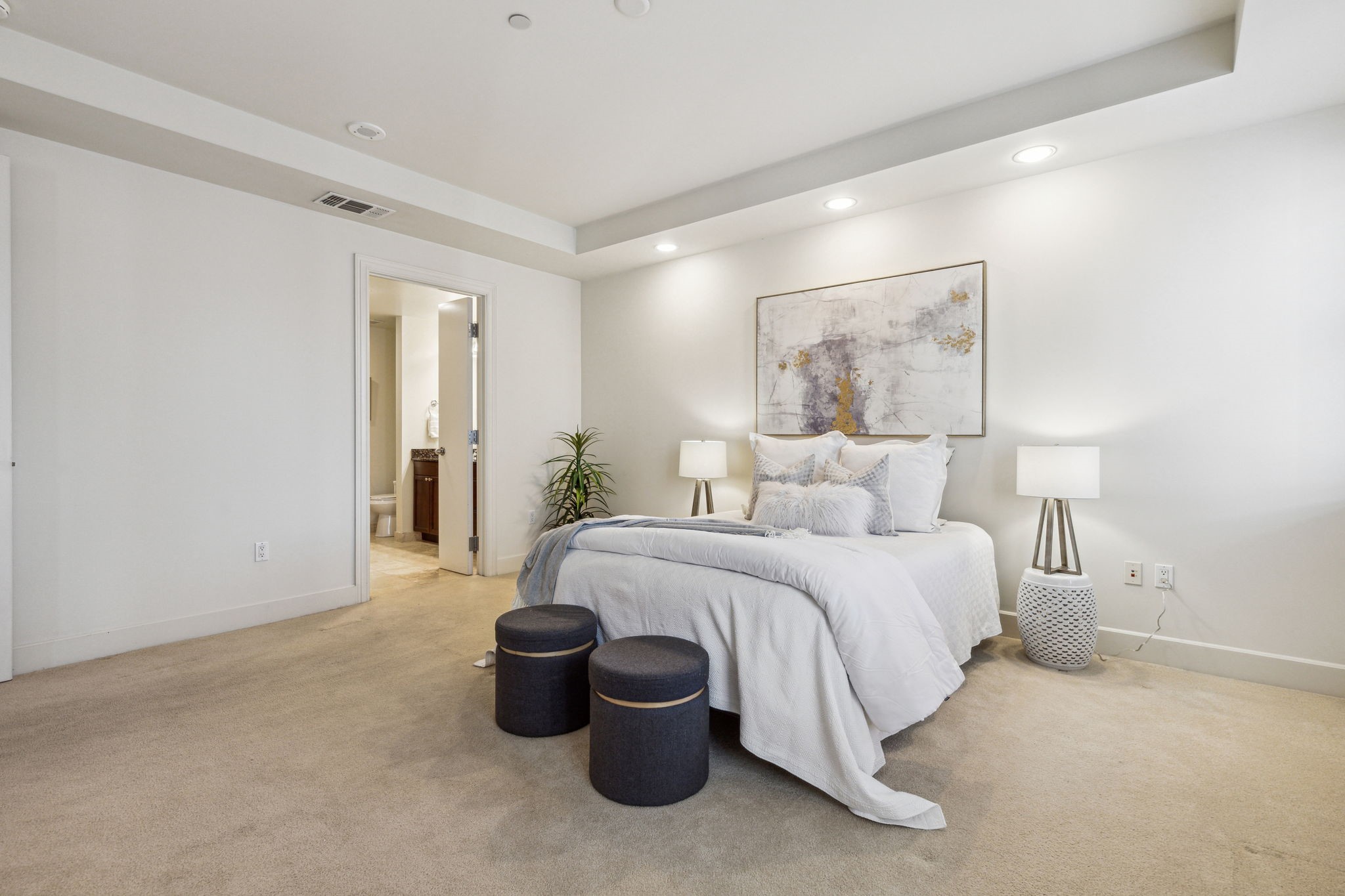 1505 Elm Street Unit: 1404