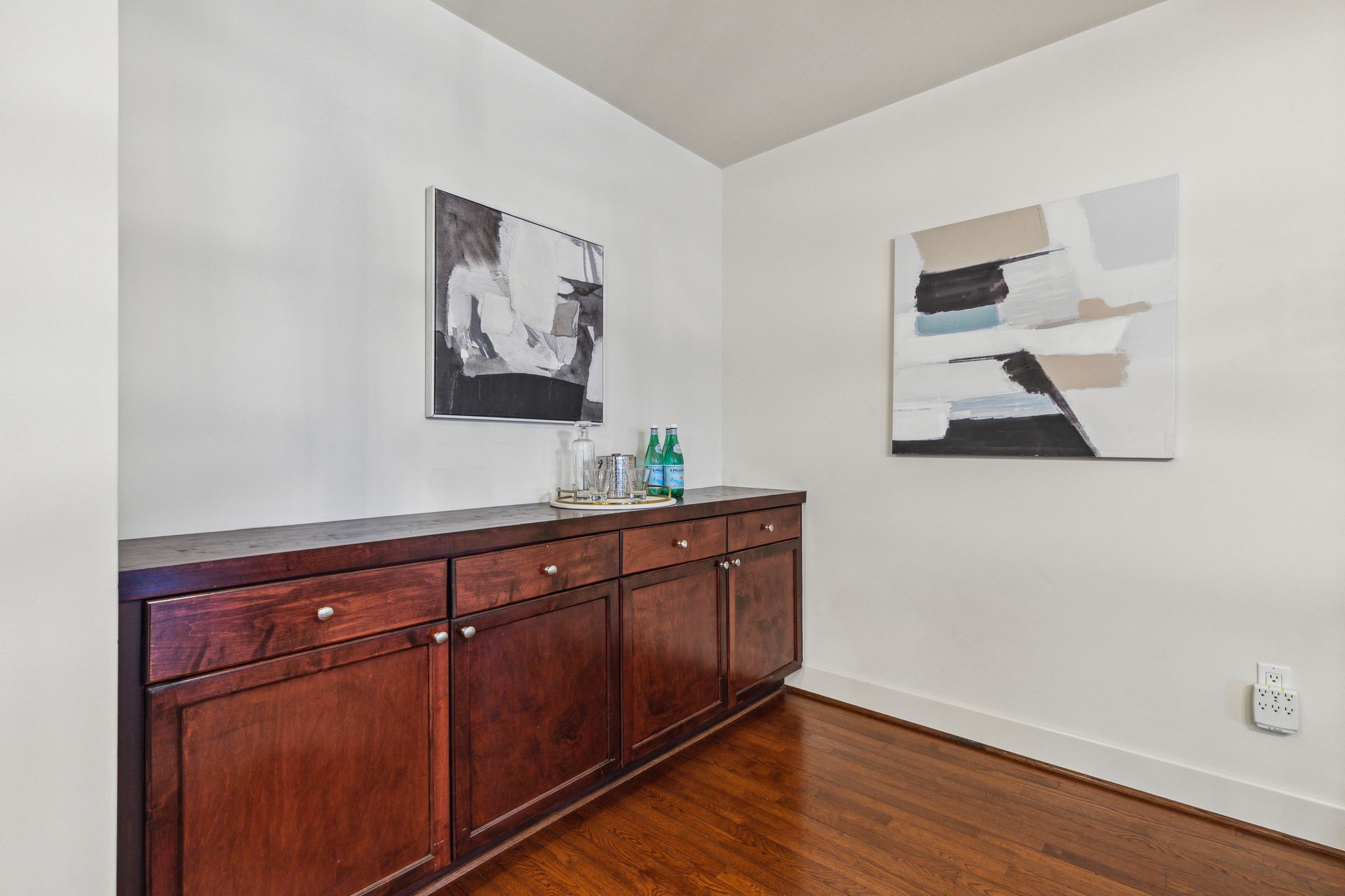 1505 Elm Street Unit: 1404