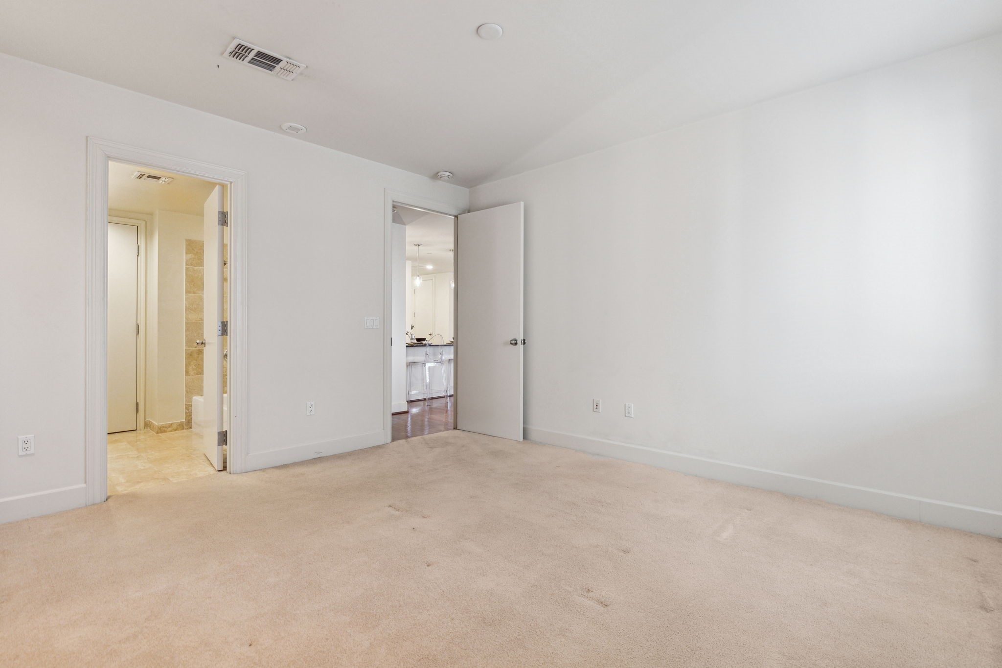 1505 Elm Street Unit: 1404