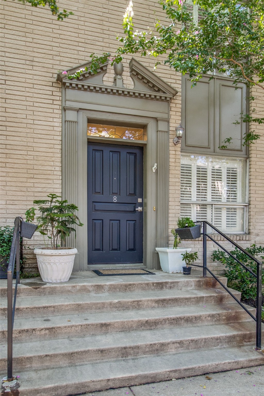 7424 W Northwest Highway 8