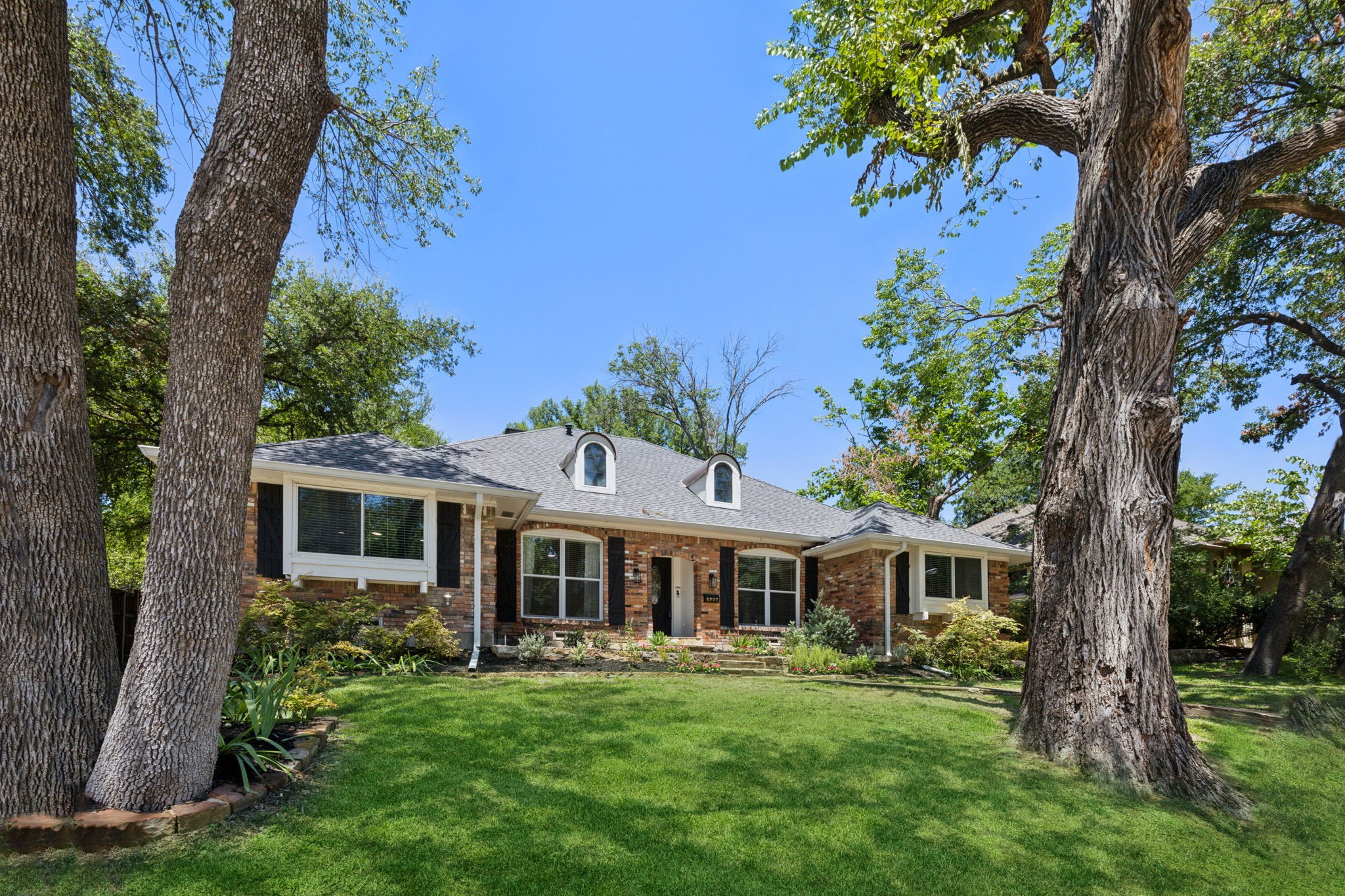 8907 Arborside Drive