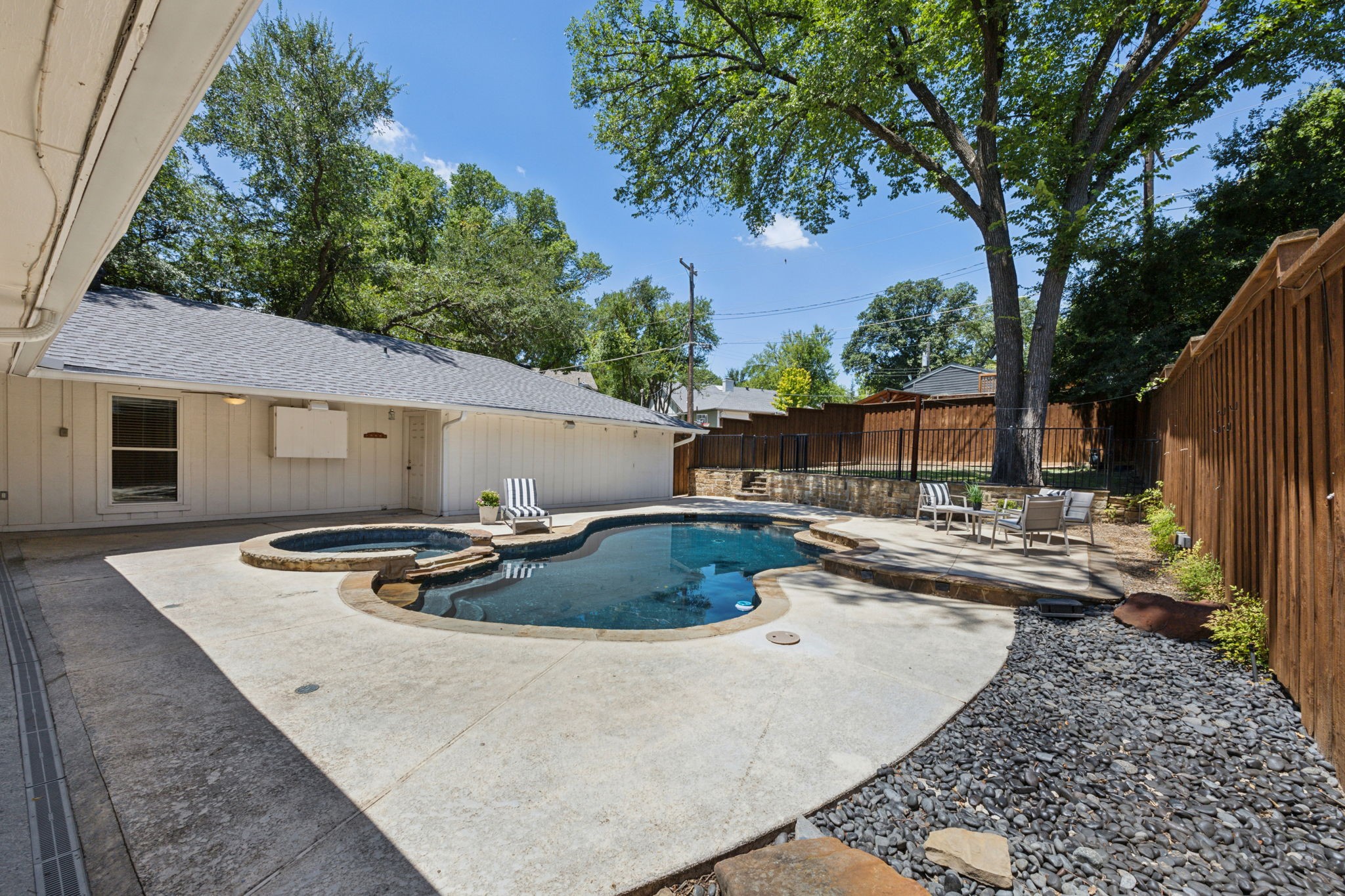 8907 Arborside Drive