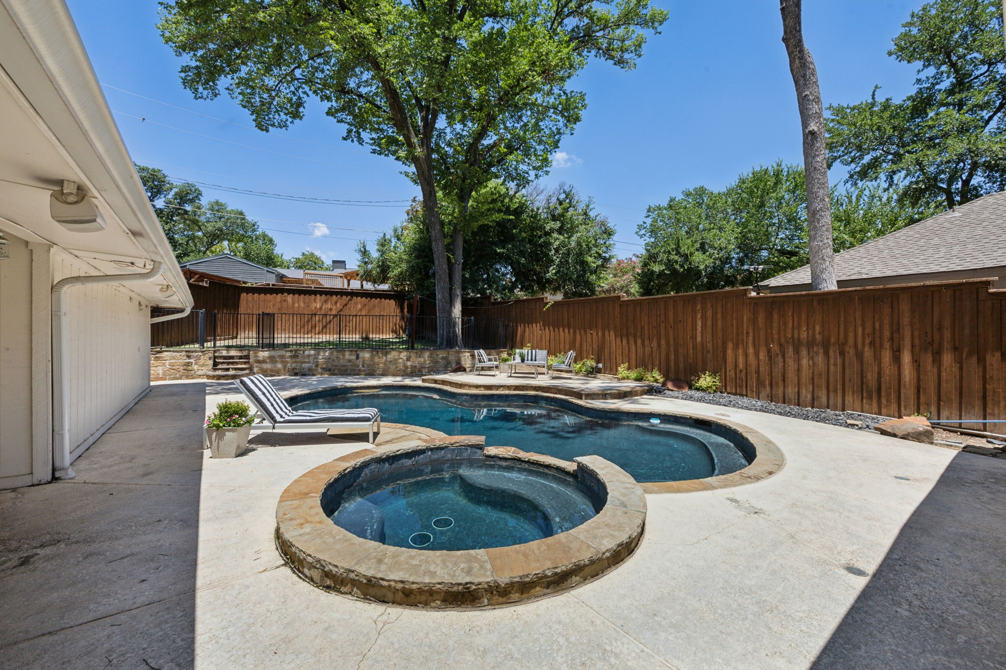 8907 Arborside Drive
