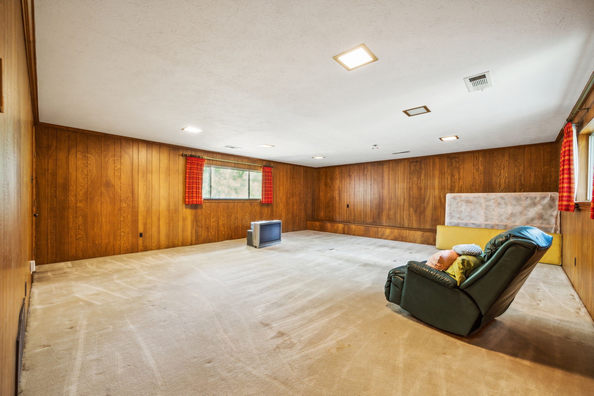 9646 Estate Lane