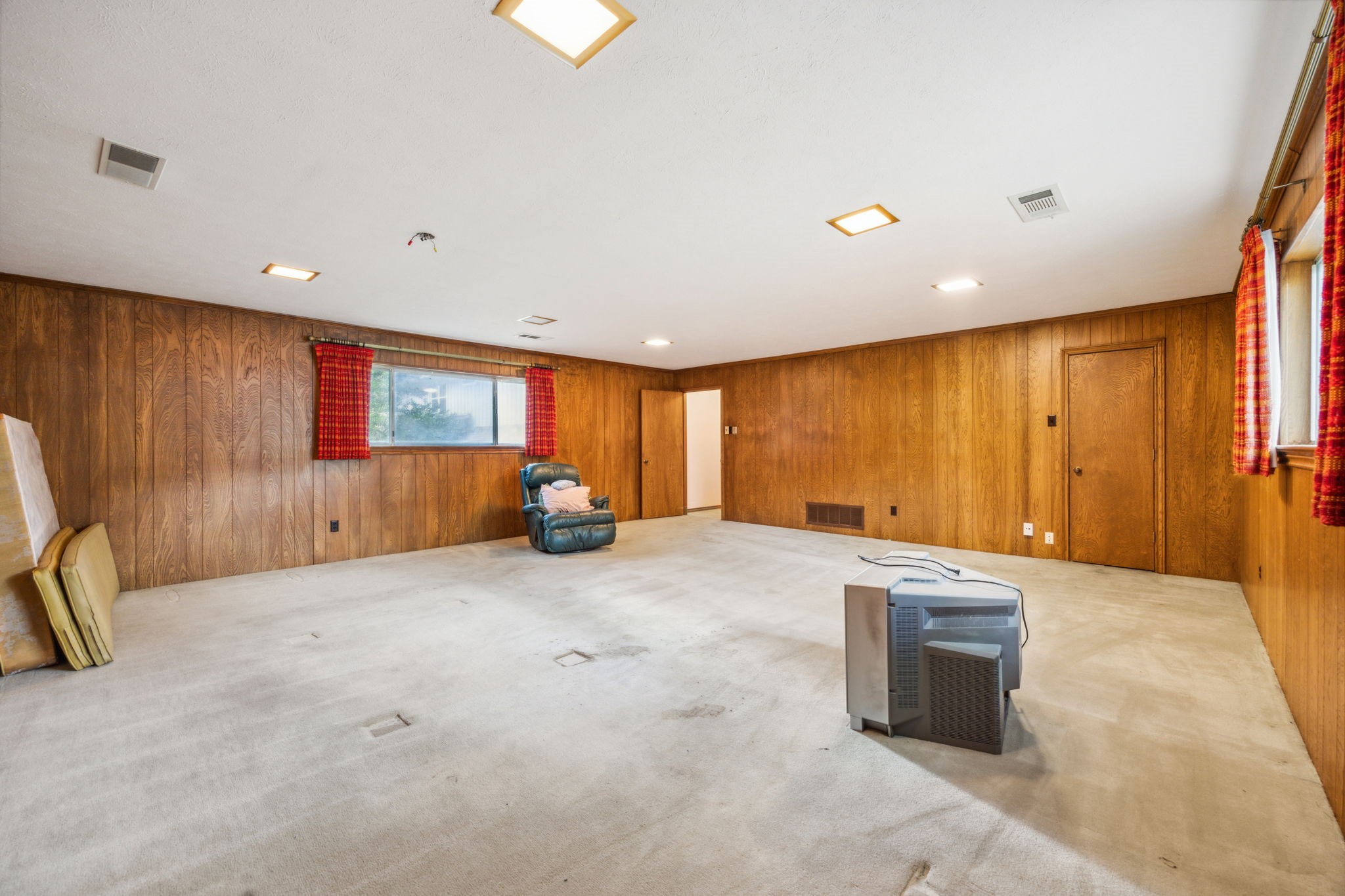 9646 Estate Lane