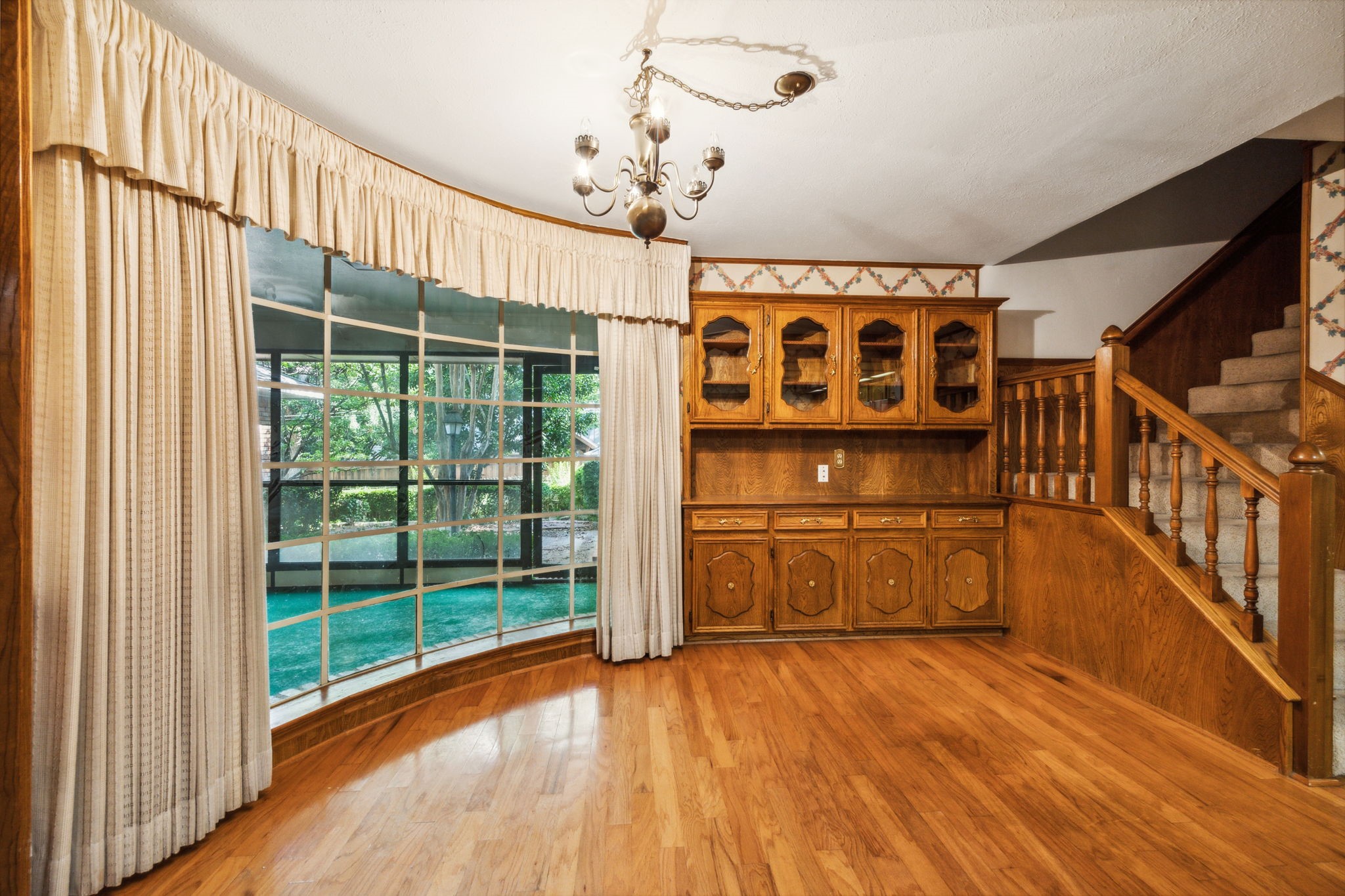 9646 Estate Lane