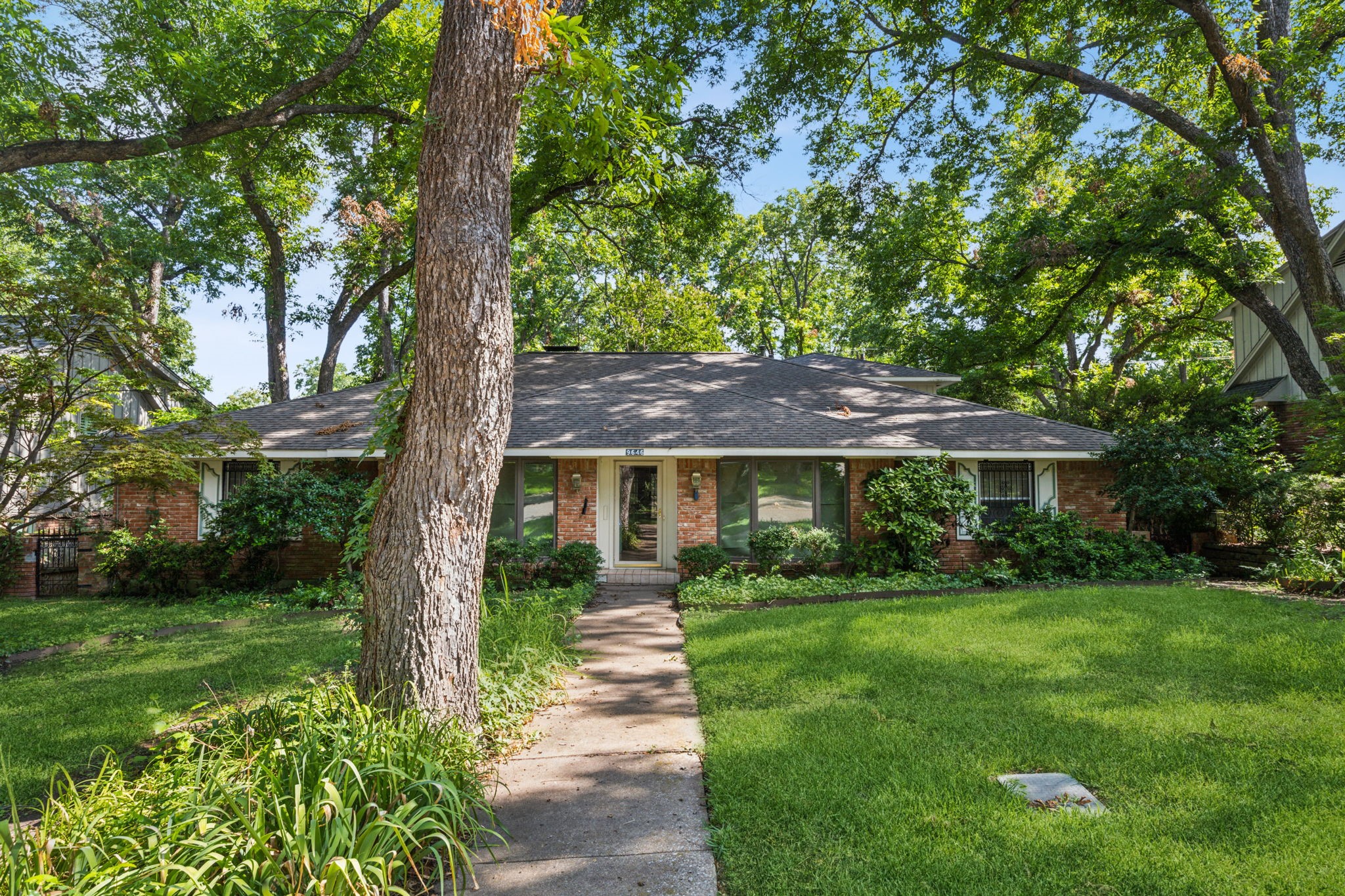 9646 Estate Lane