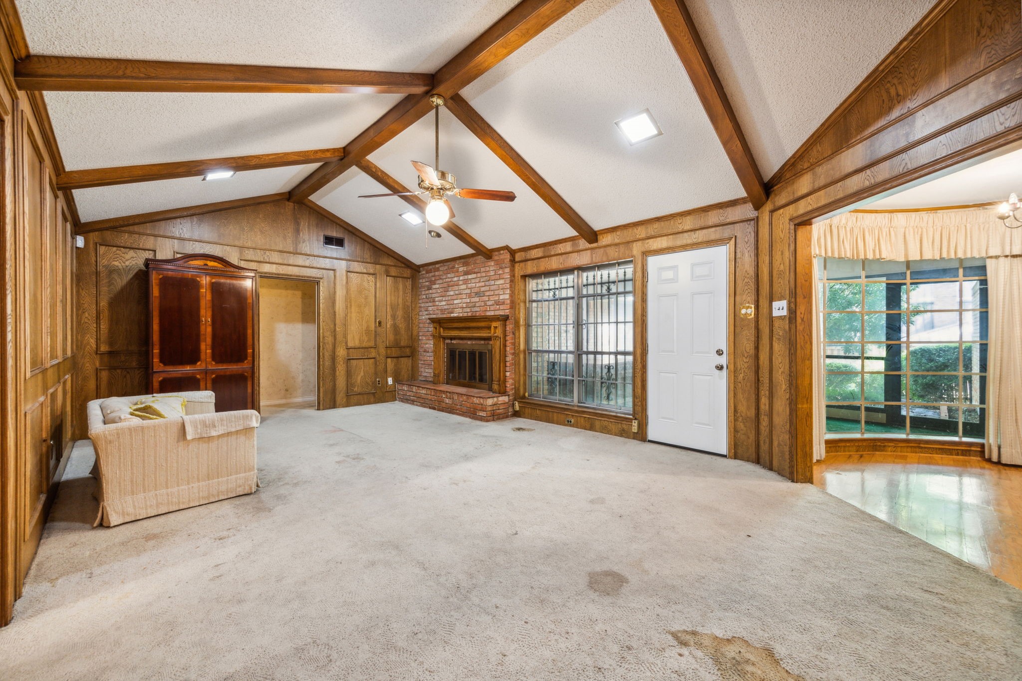9646 Estate Lane
