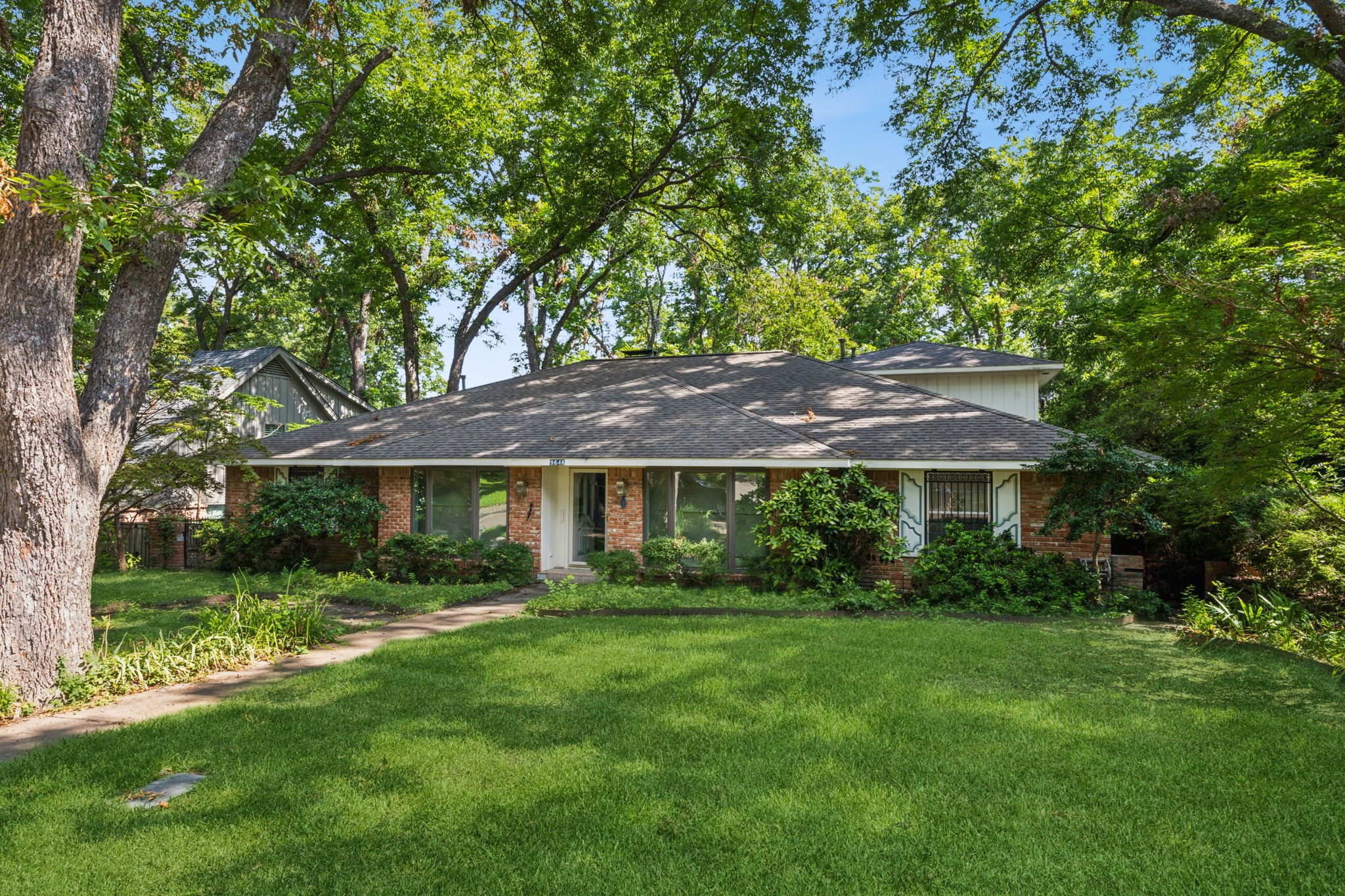 9646 Estate Lane