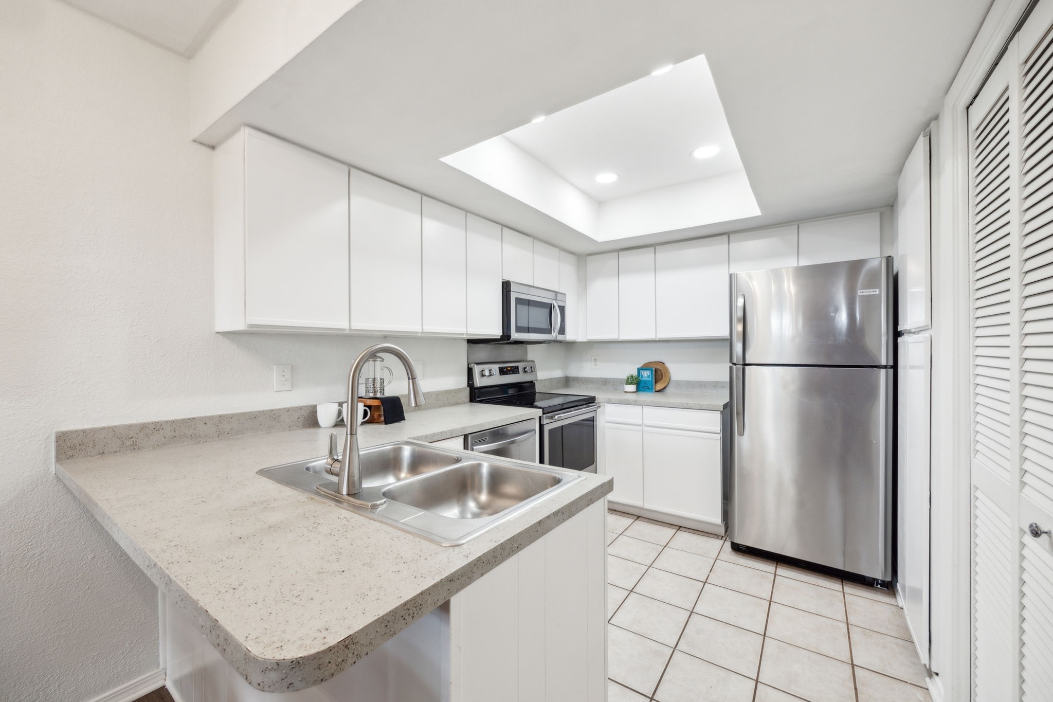 18040 Midway Road 128