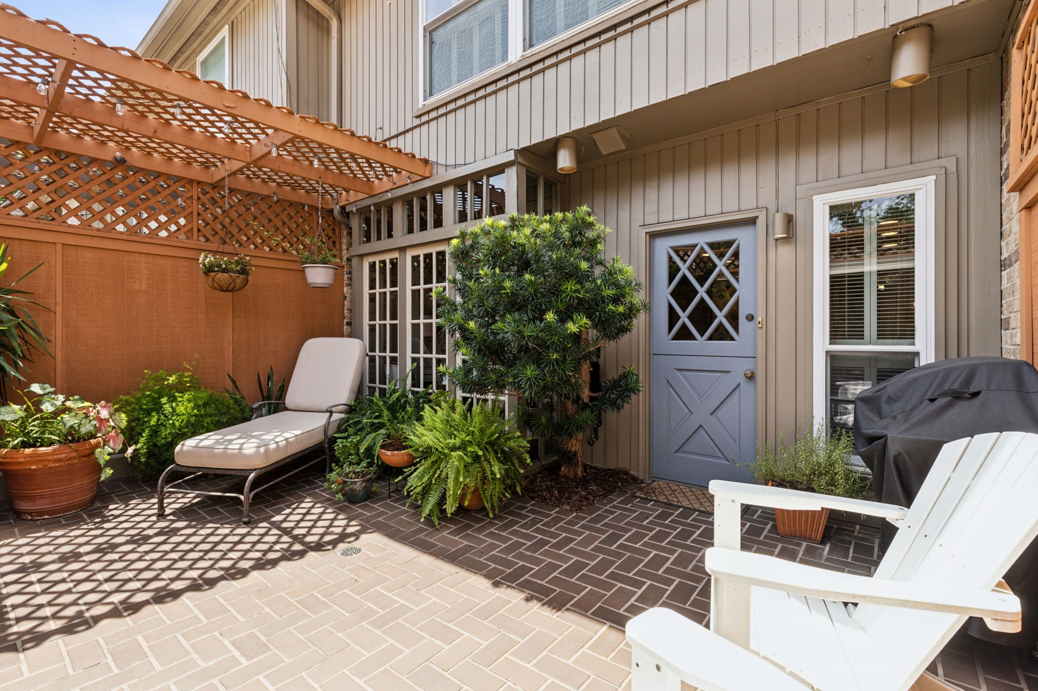 3327 Prescott Avenue