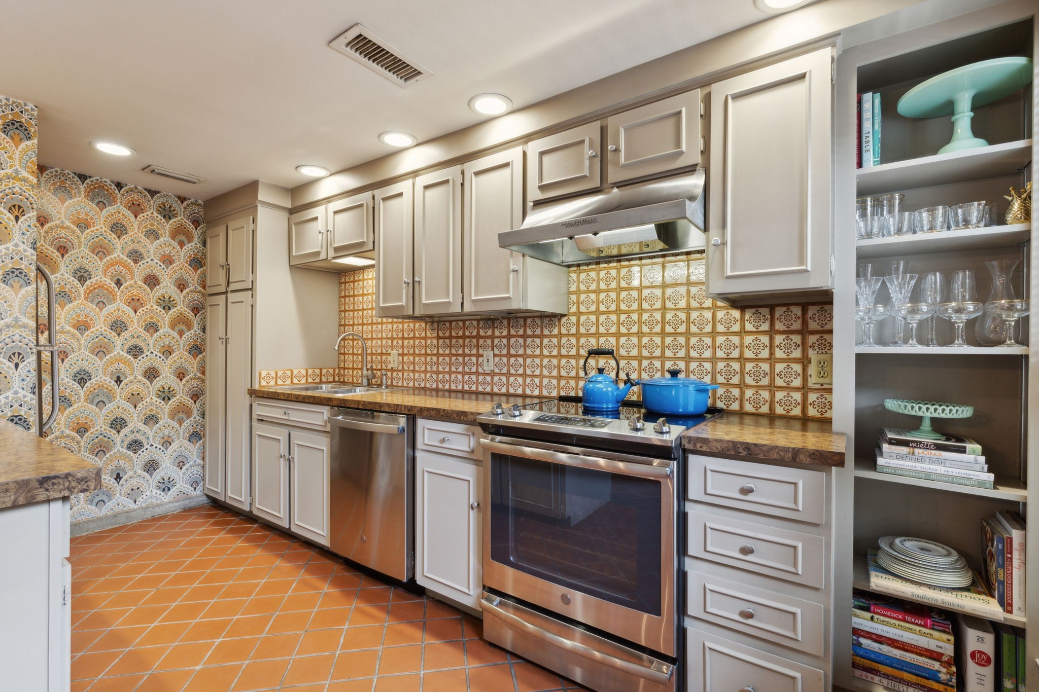 3327 Prescott Avenue