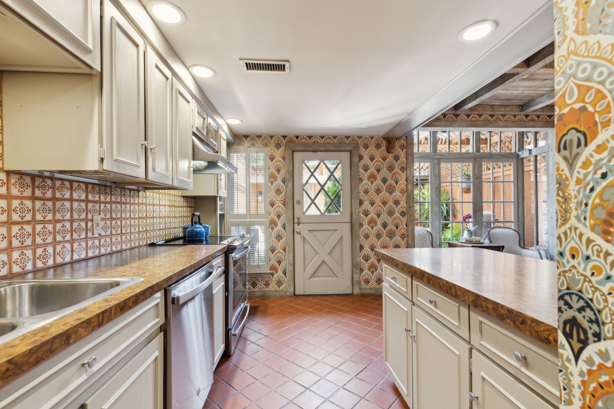 3327 Prescott Avenue