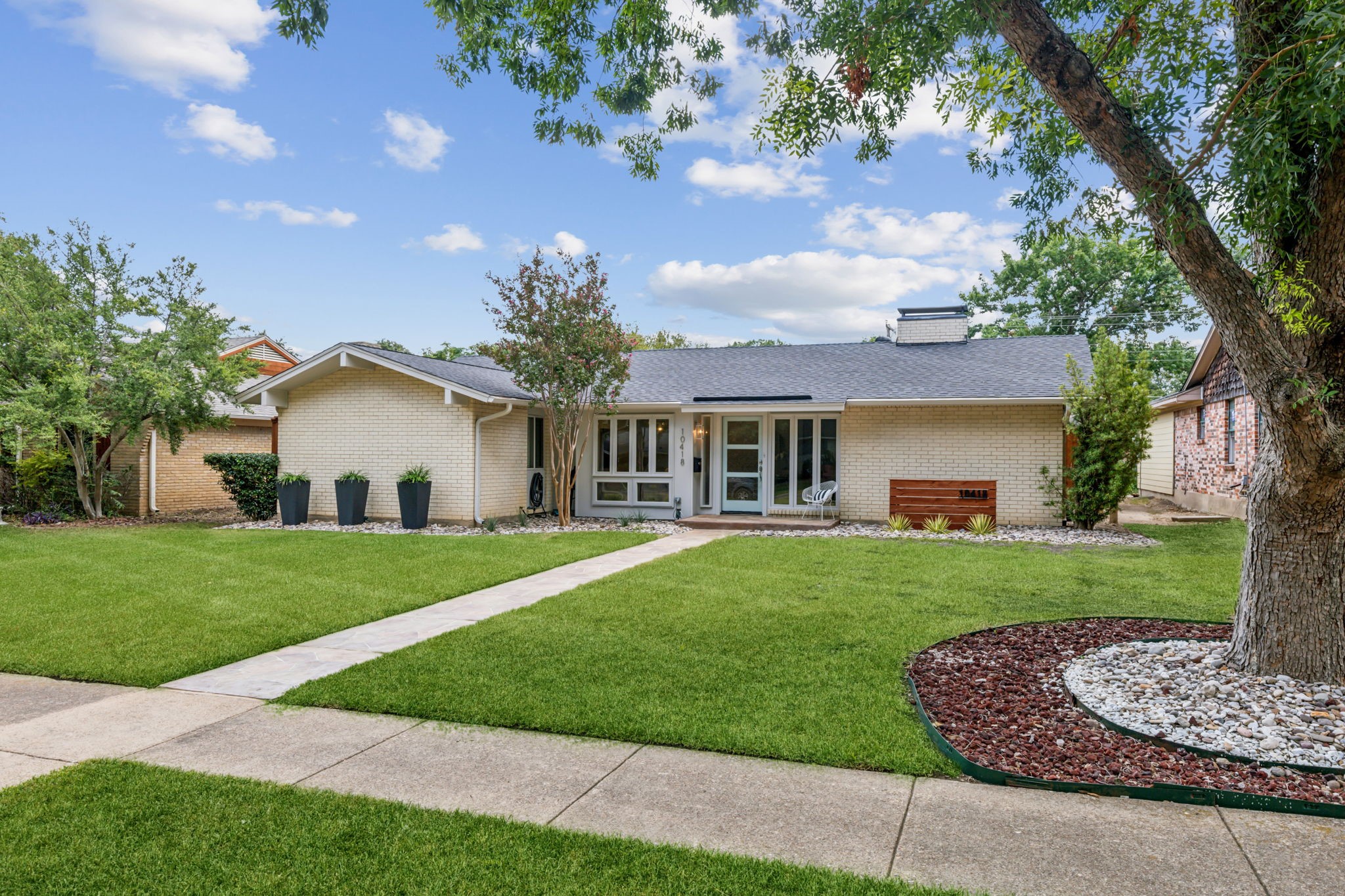 10418 Robindale Drive