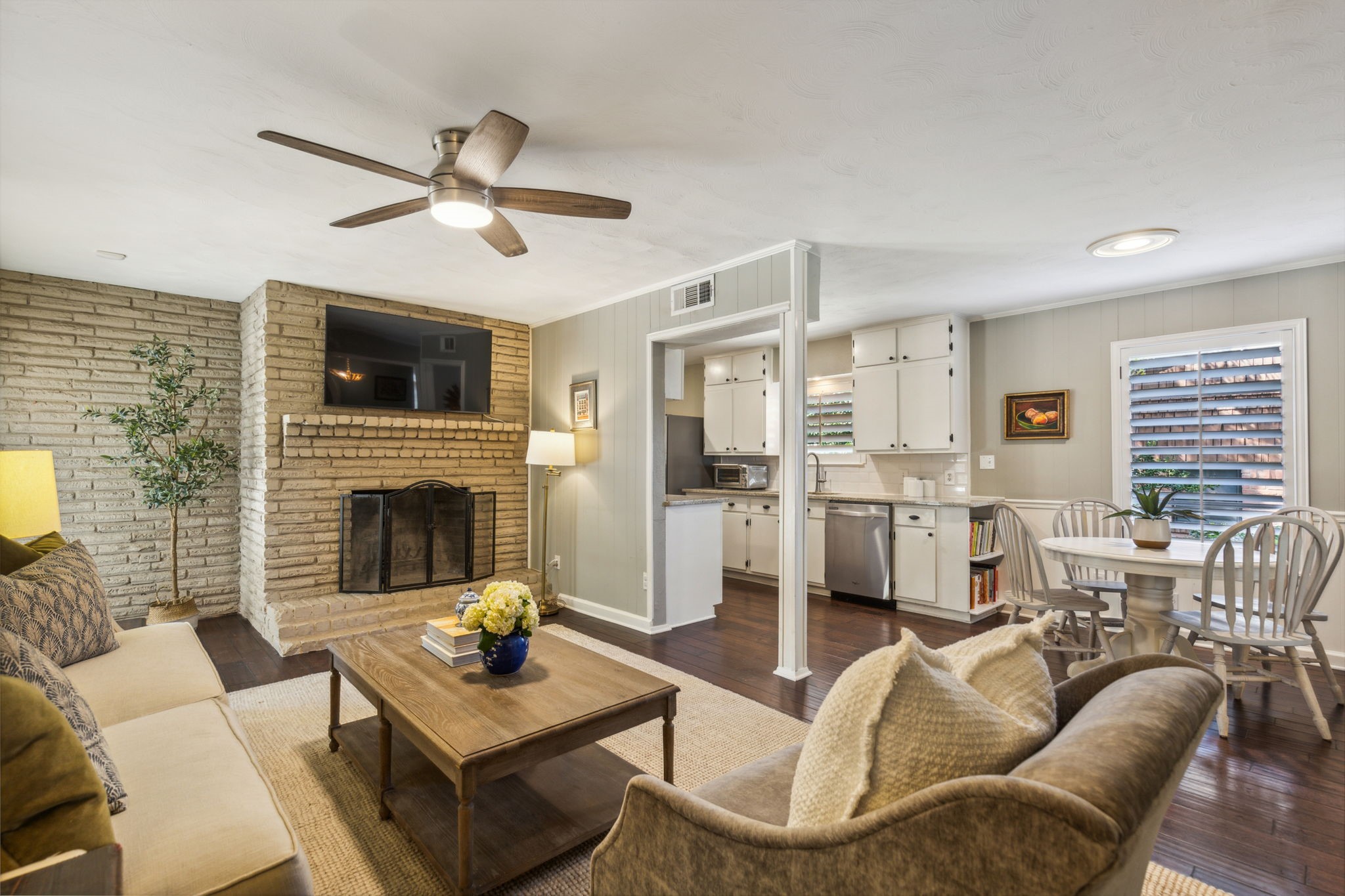 10010 Lanshire Drive