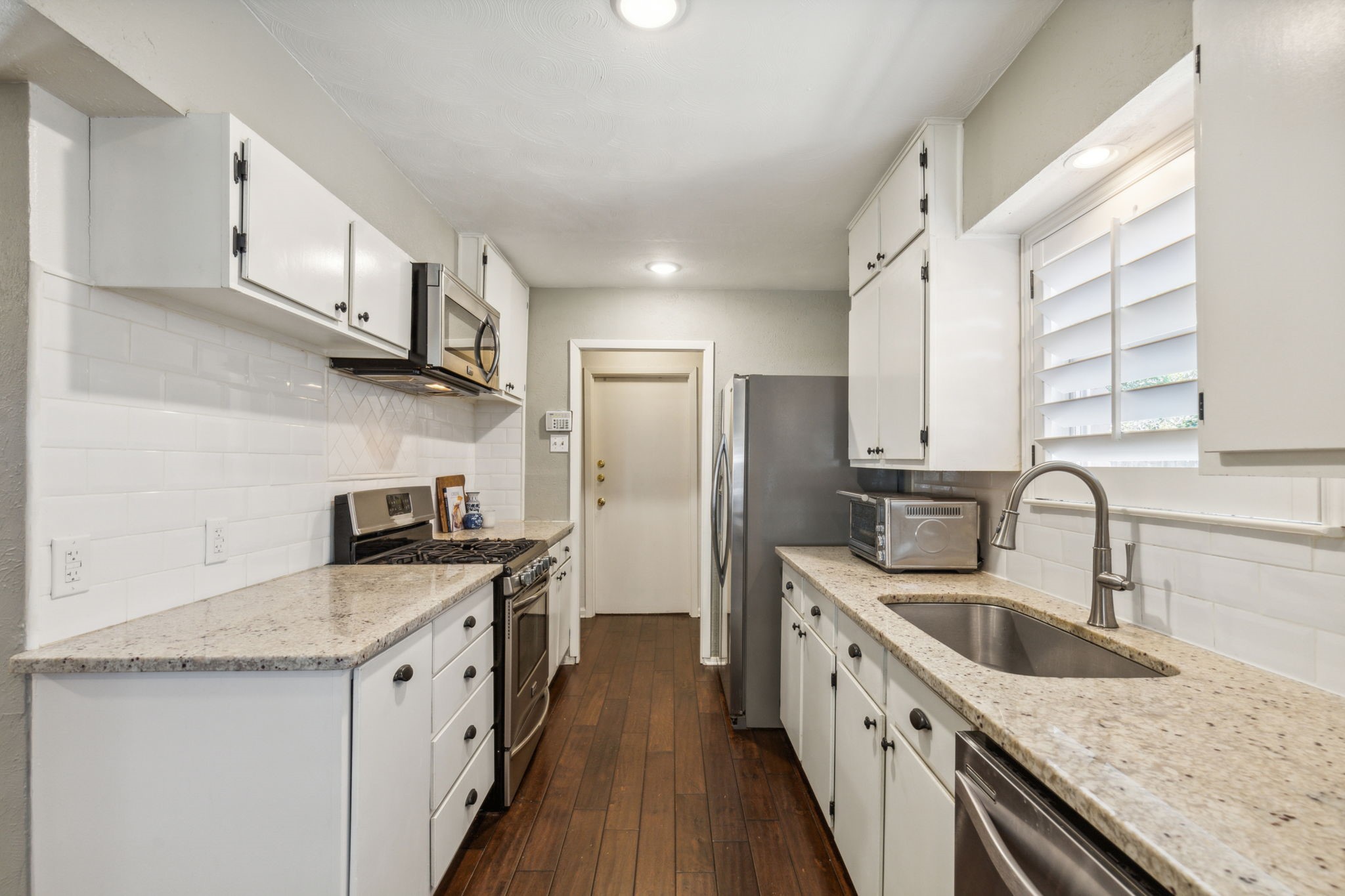 10010 Lanshire Drive