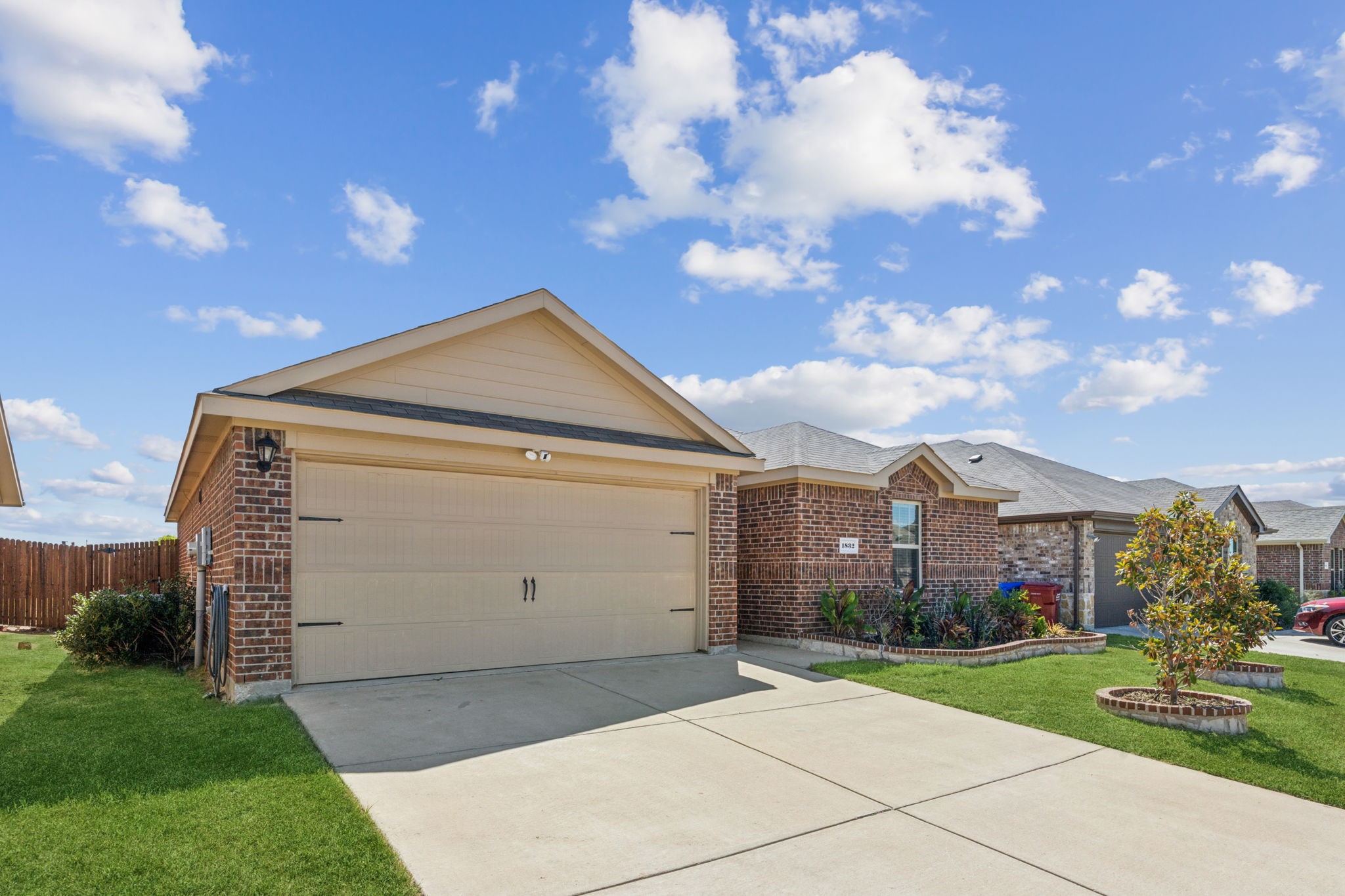 1832 Strongbark Drive