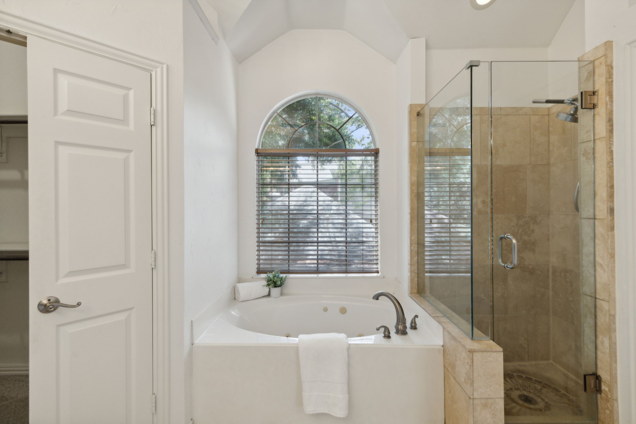 9024 Rock Valley Cove