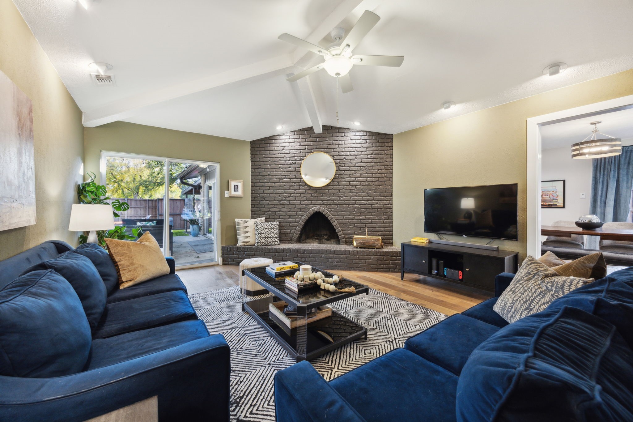 731 Pleasant Valley Lane