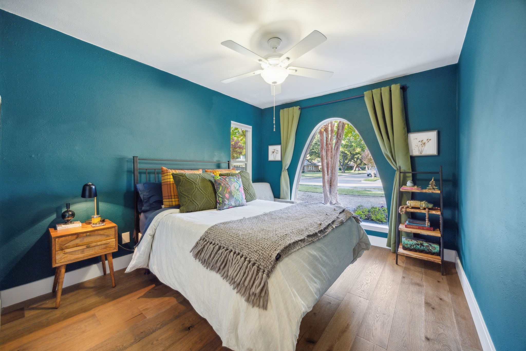 731 Pleasant Valley Lane