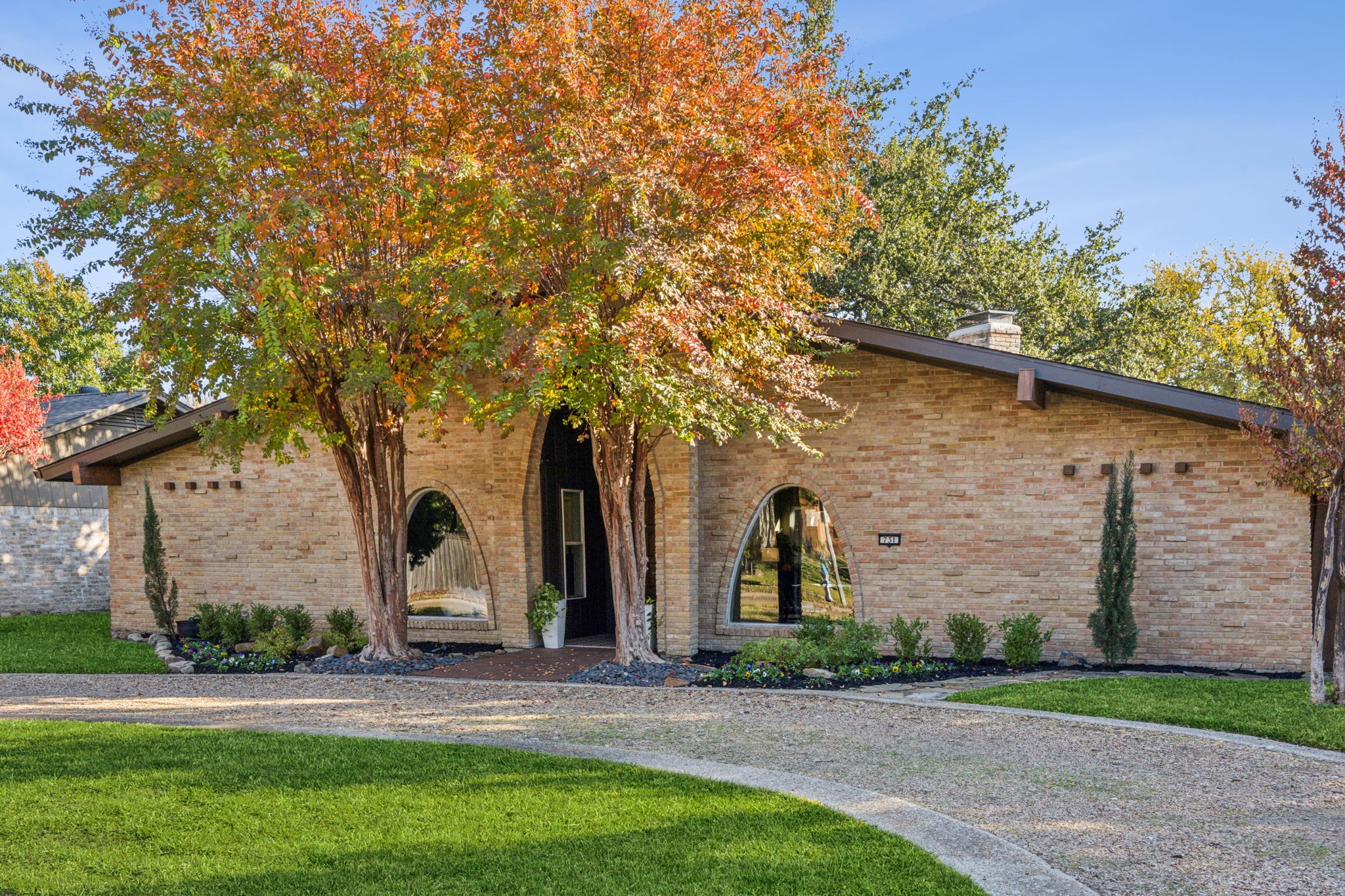 731 Pleasant Valley Lane