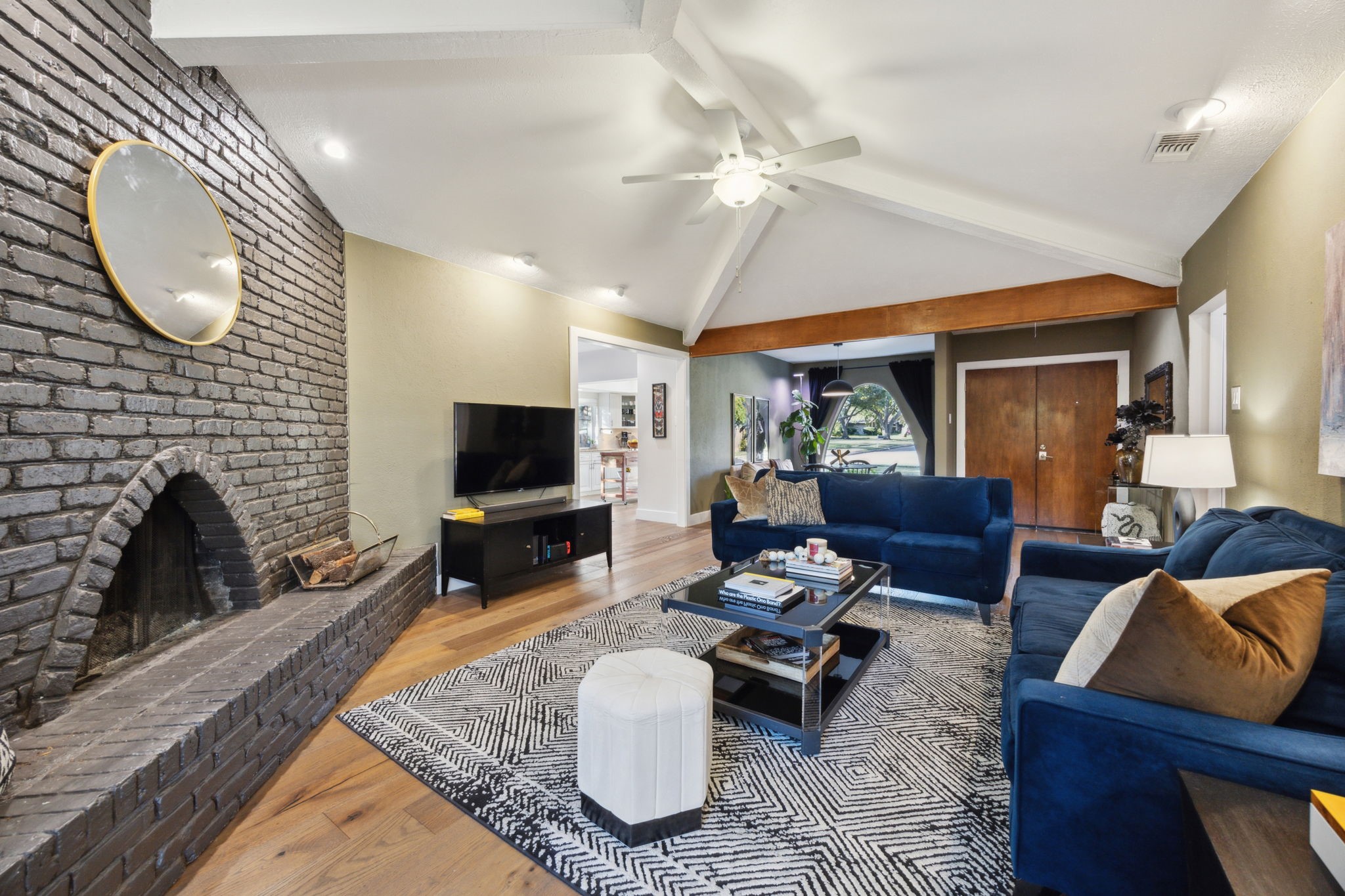 731 Pleasant Valley Lane