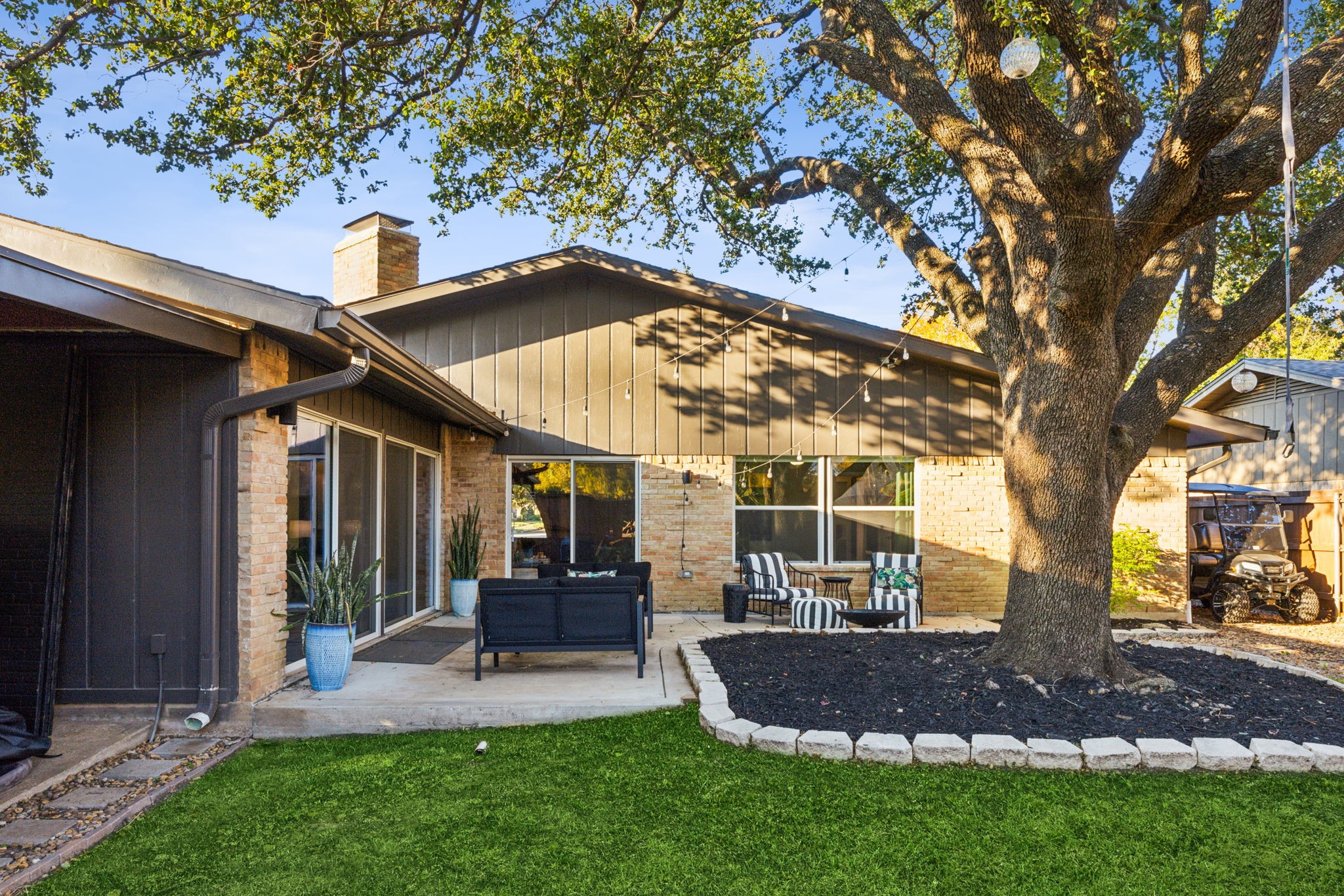 731 Pleasant Valley Lane