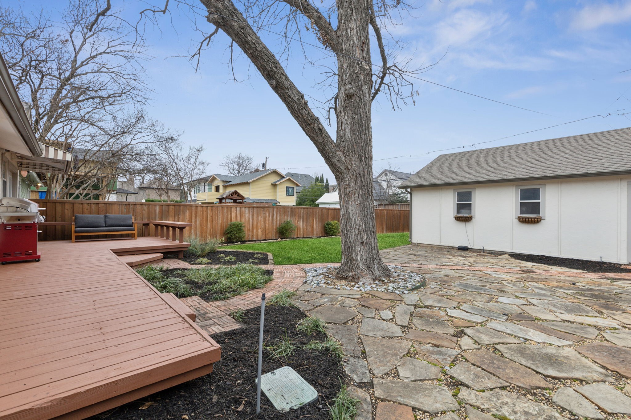 5541 Goodwin Avenue