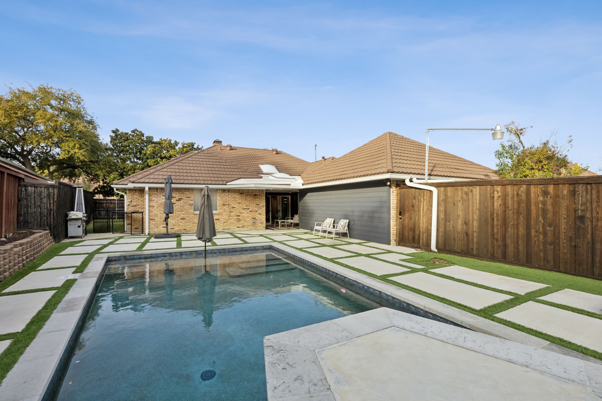 9718 Vista Oaks Drive