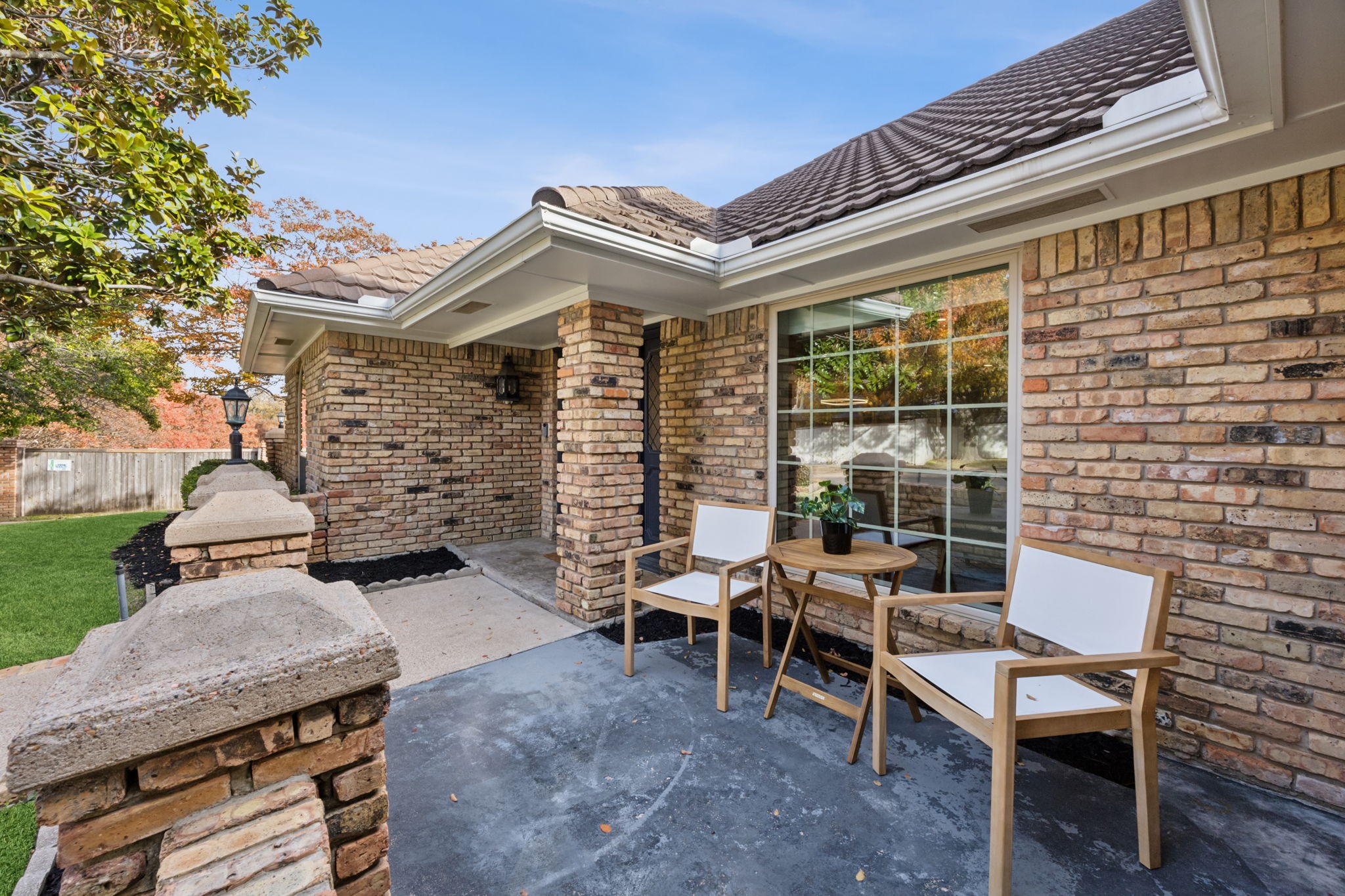 9718 Vista Oaks Drive