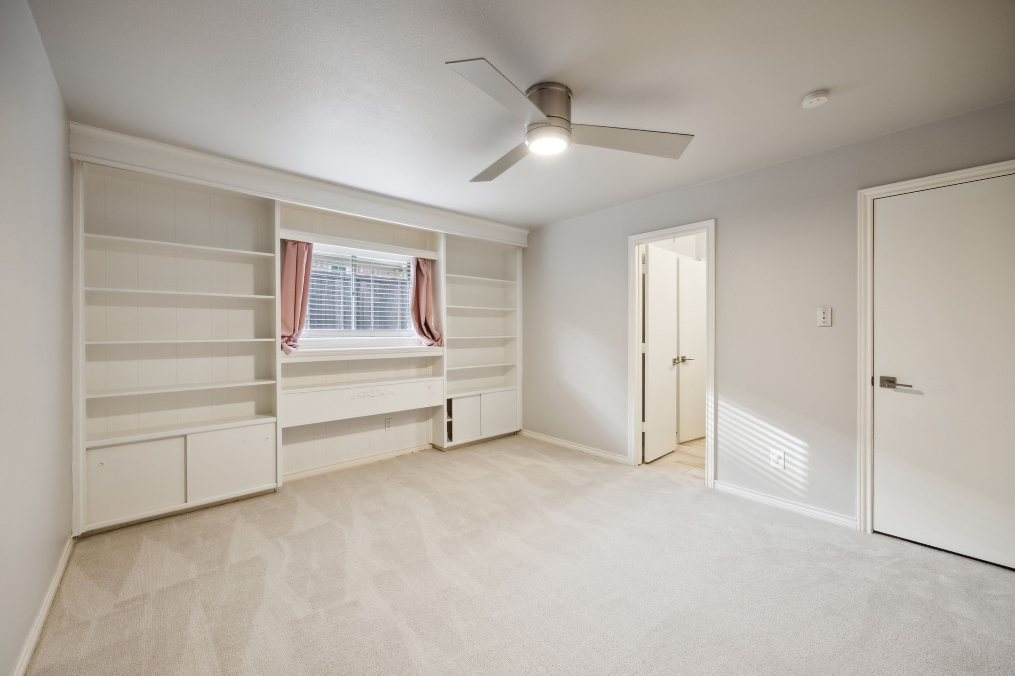 9718 Vista Oaks Drive