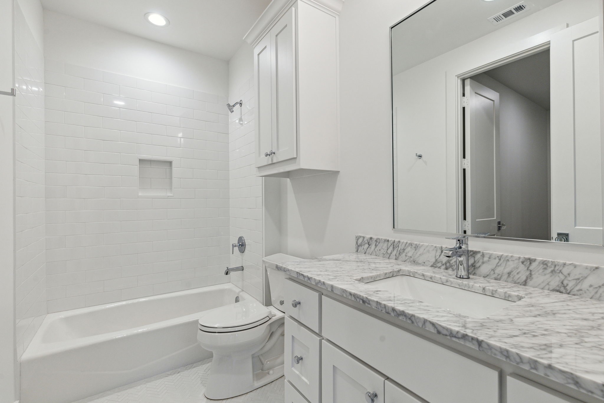 8041 Eagle Trail