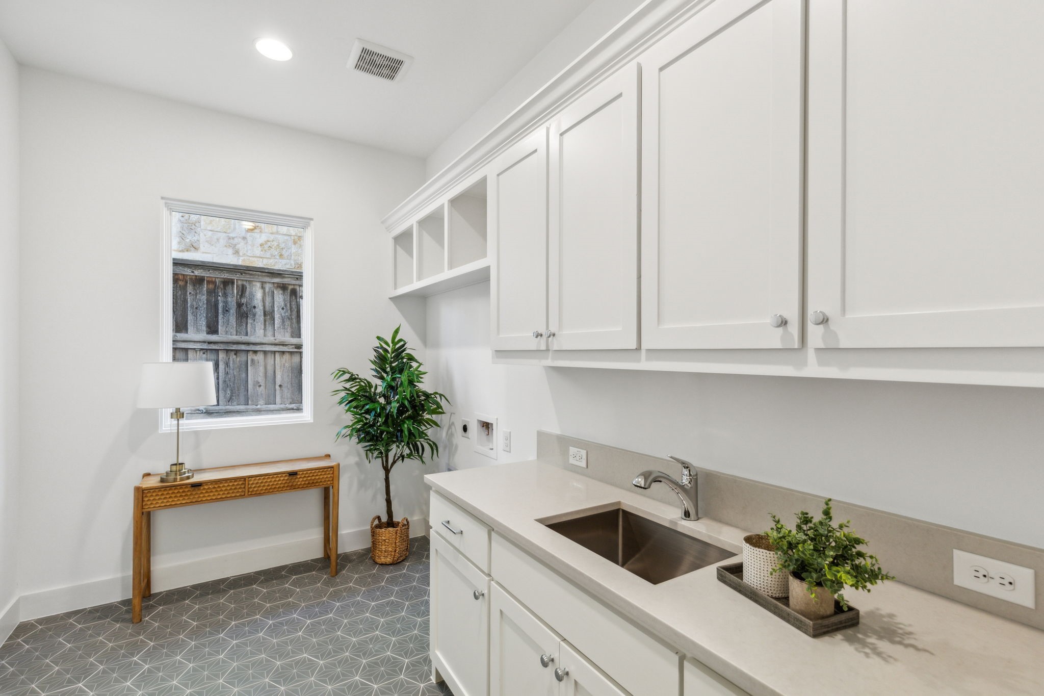 8041 Eagle Trail