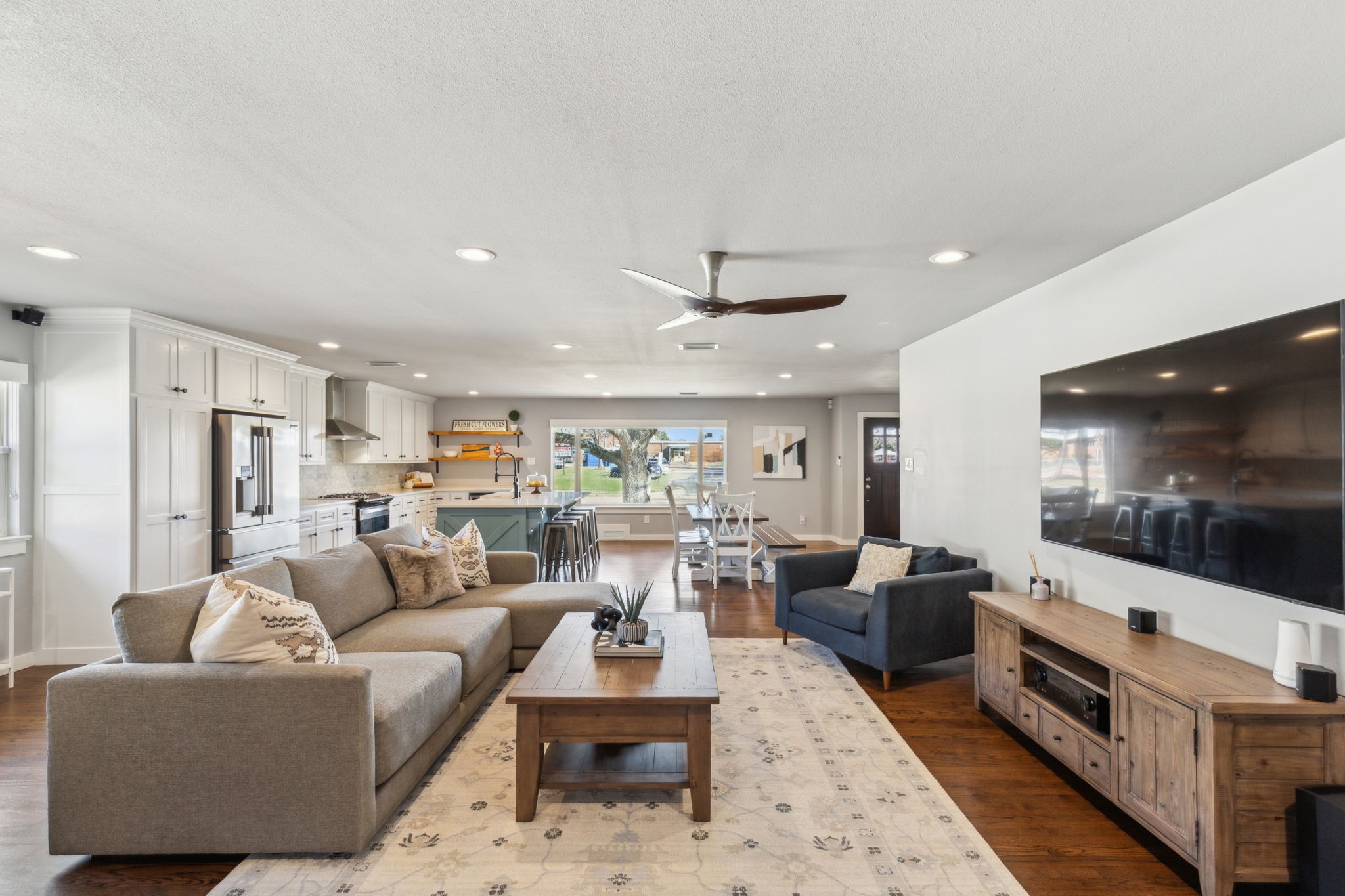9421 Lynngrove Drive