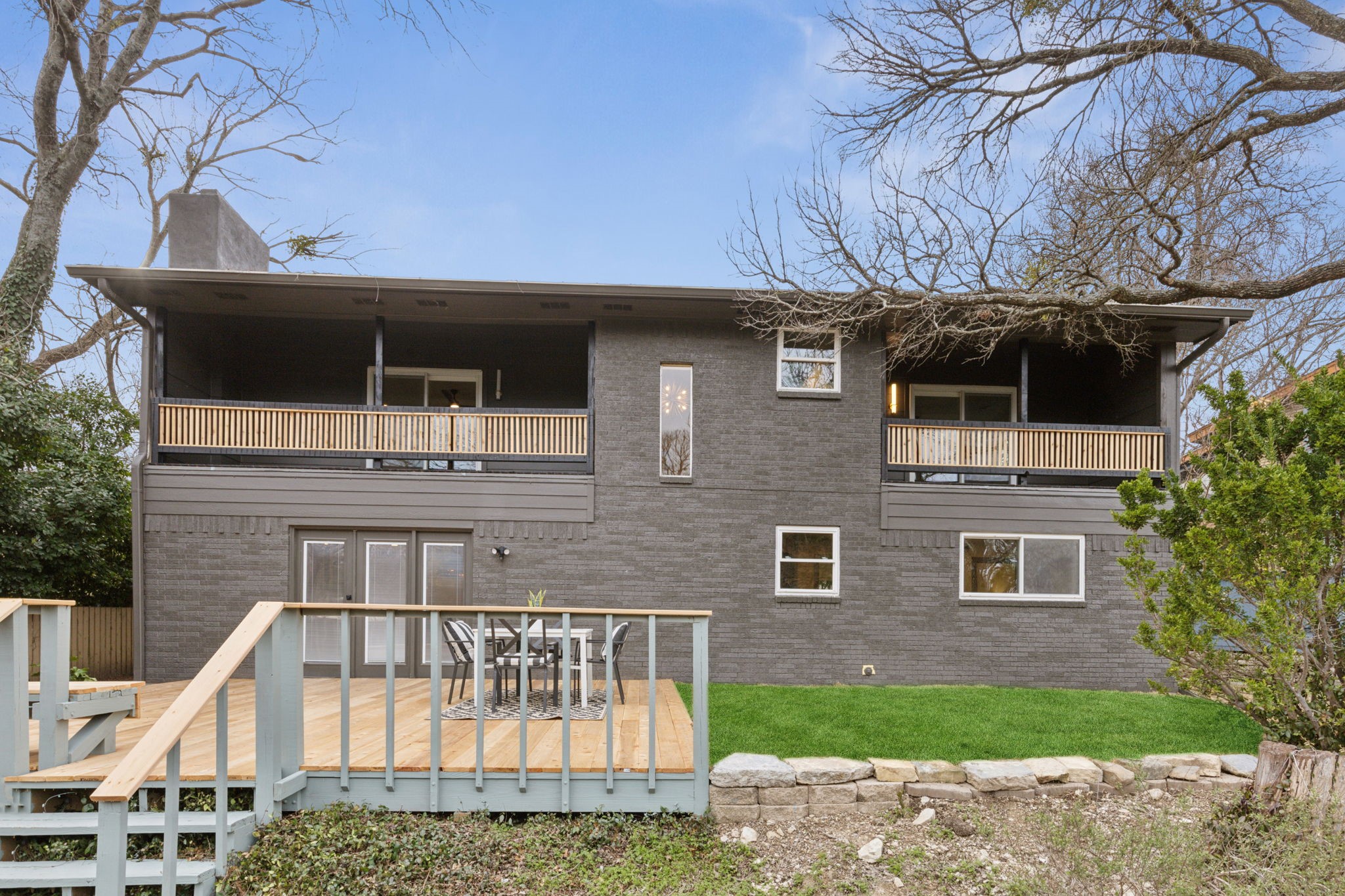 10840 Meadowcliff Lane