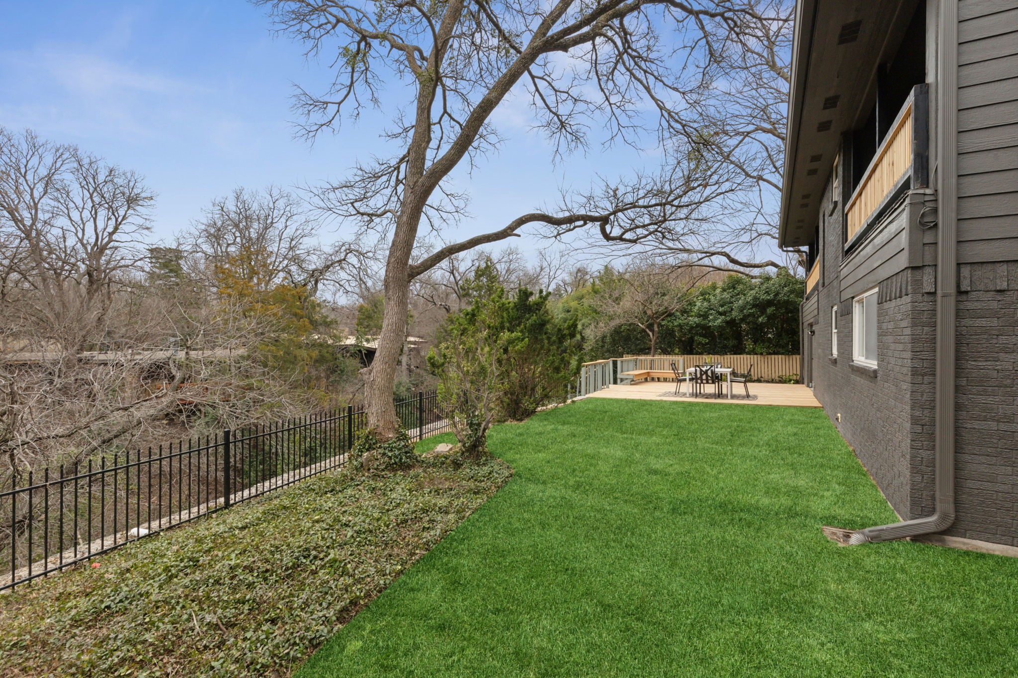 10840 Meadowcliff Lane