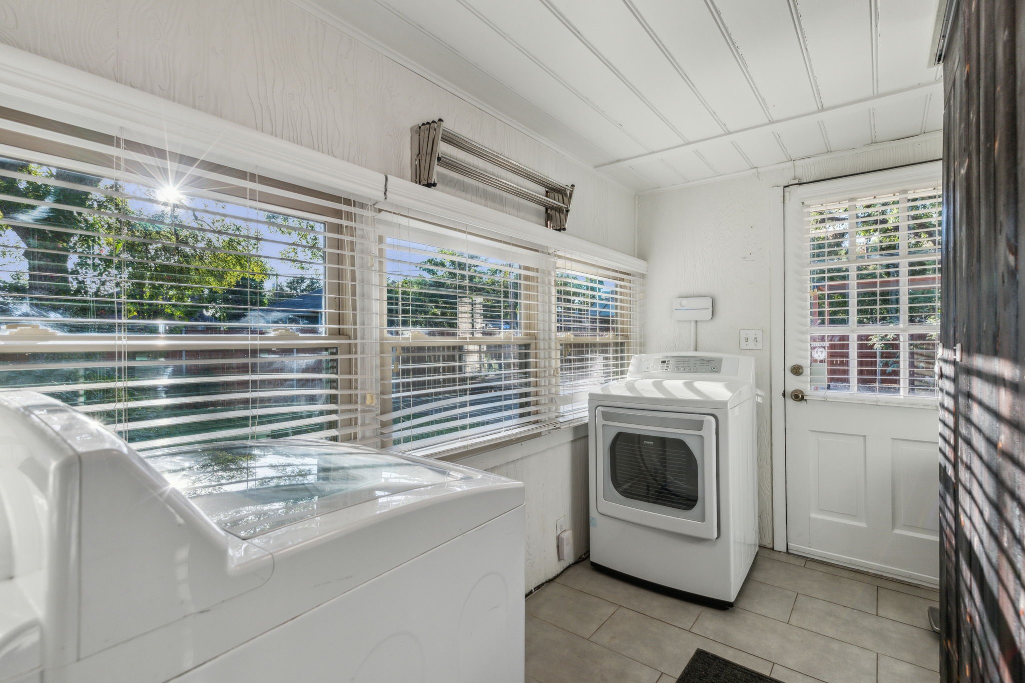 2333 Lawndale Drive