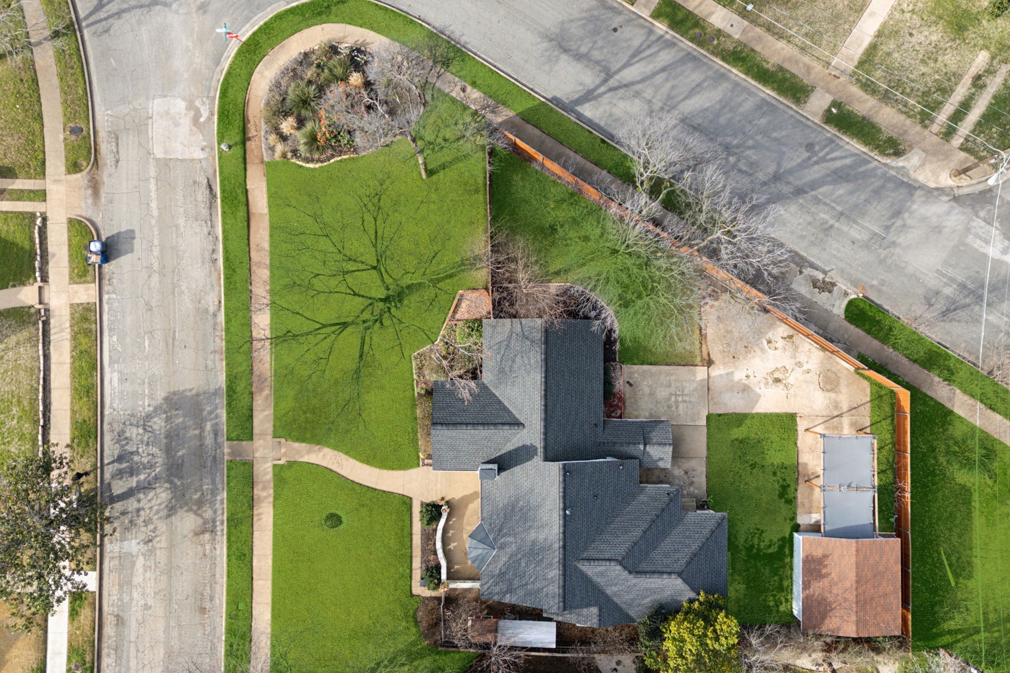 2333 Lawndale Drive