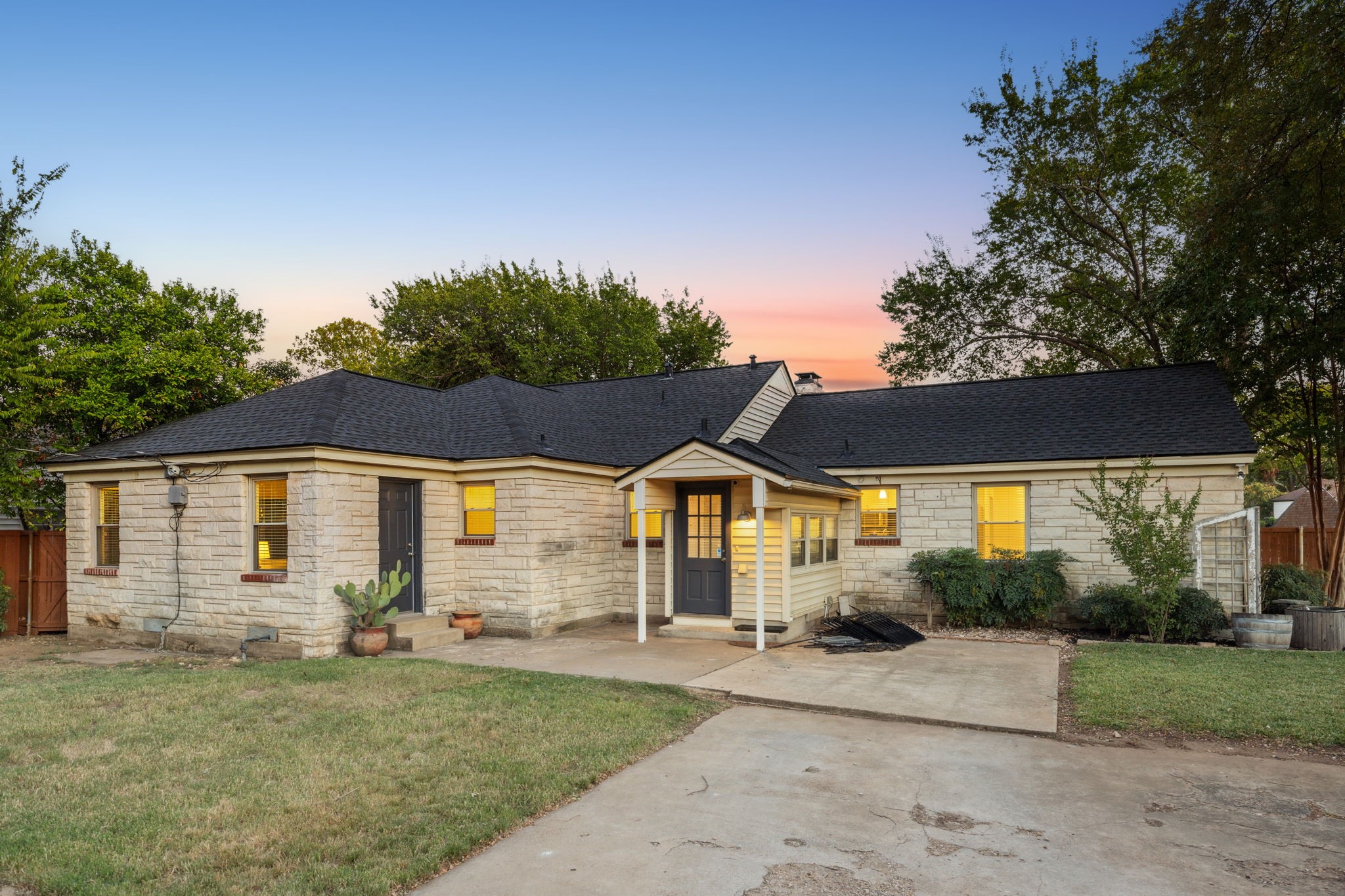 2333 Lawndale Drive