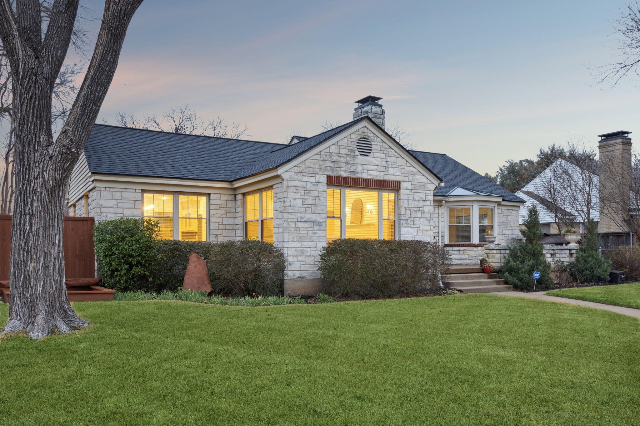 2333 Lawndale Drive