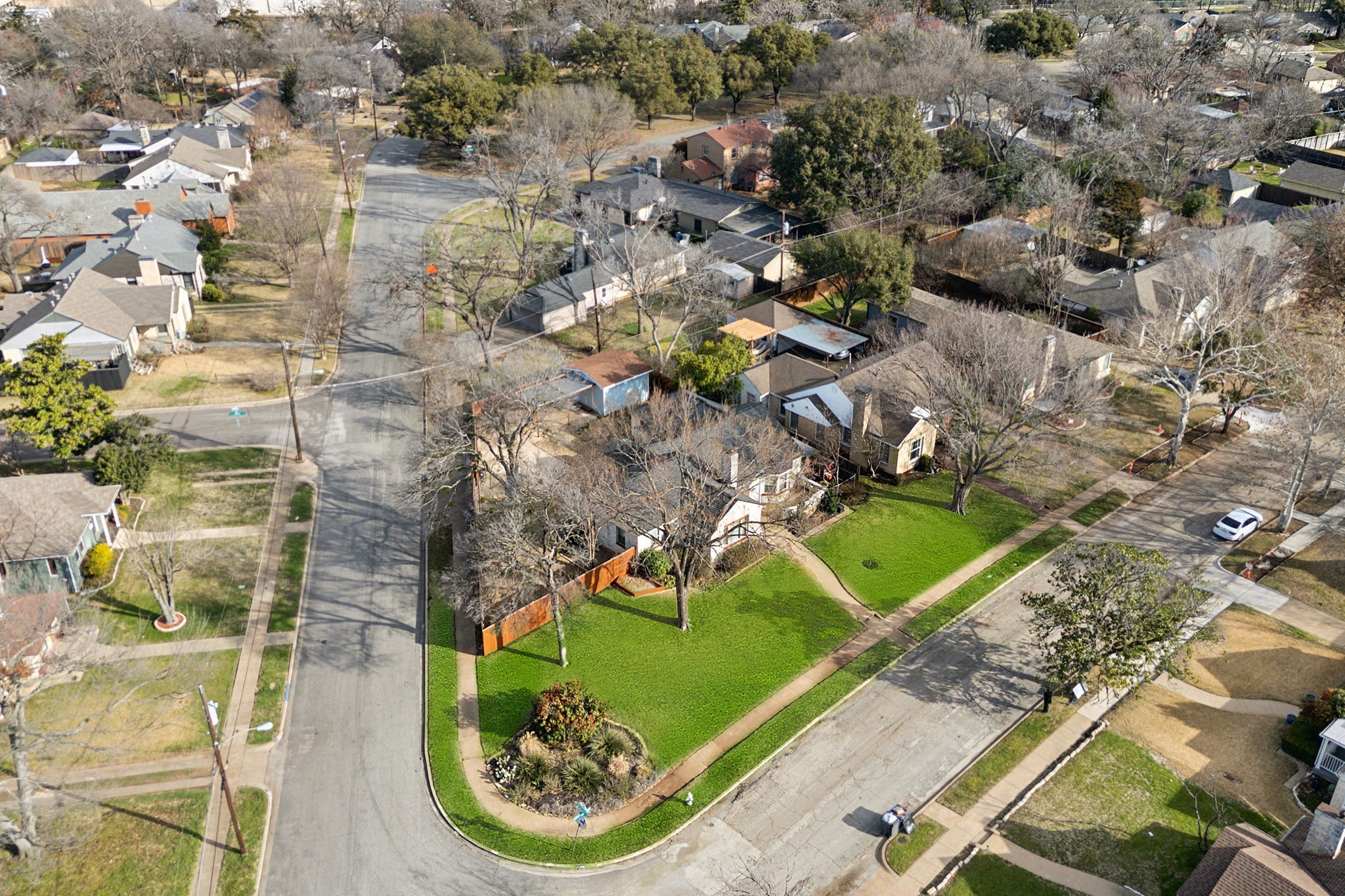 2333 Lawndale Drive