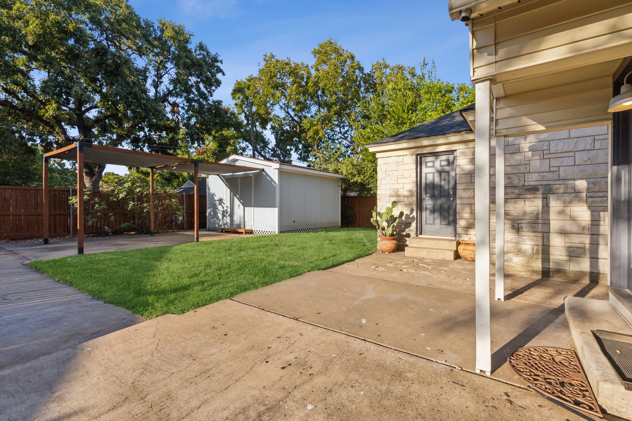 2333 Lawndale Drive
